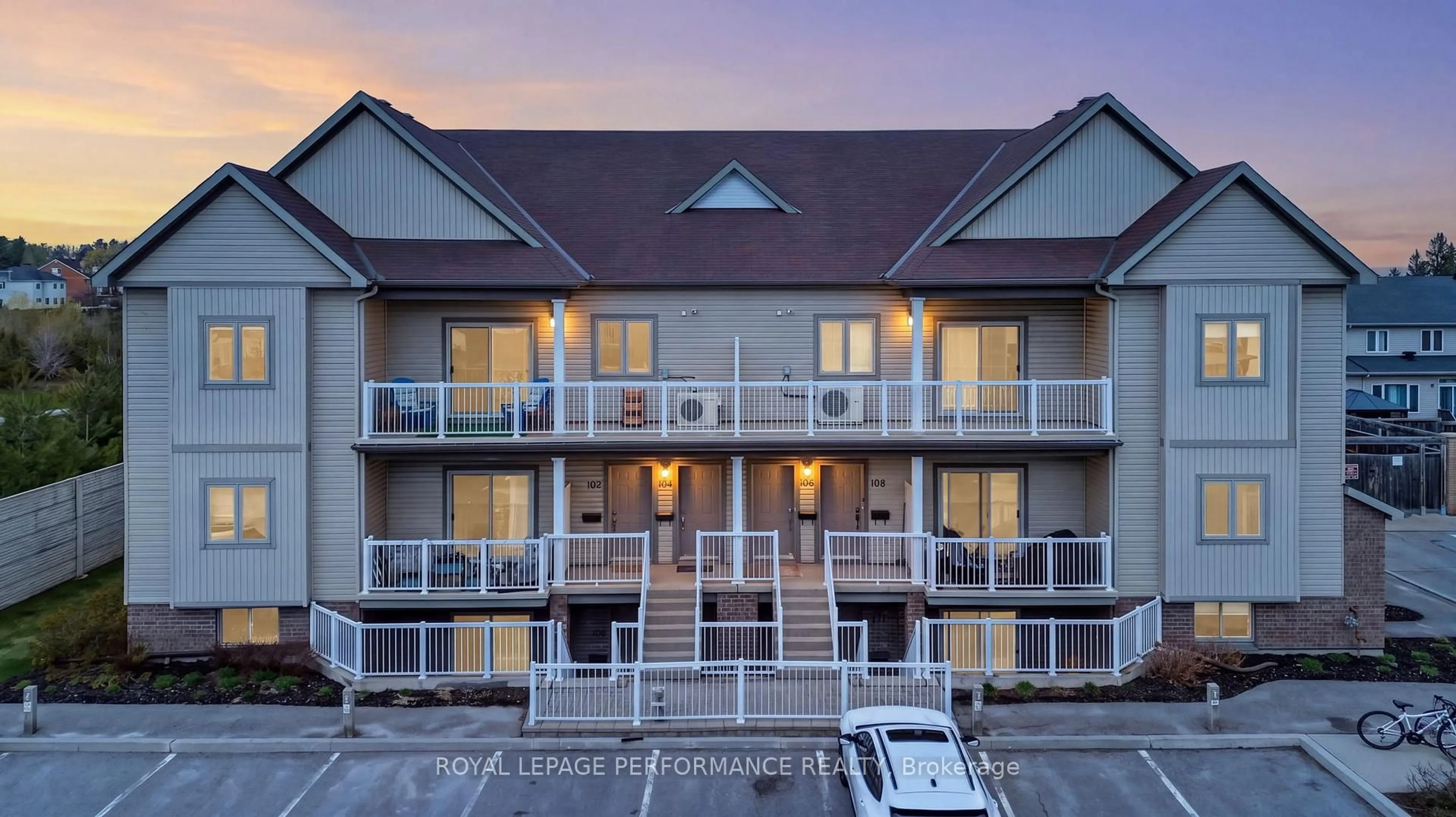 A pic from outside/outdoor area/front of a property/back of a property/a pic from drone, building for 104 Sternes Private, Orleans Ontario K4A 0X8