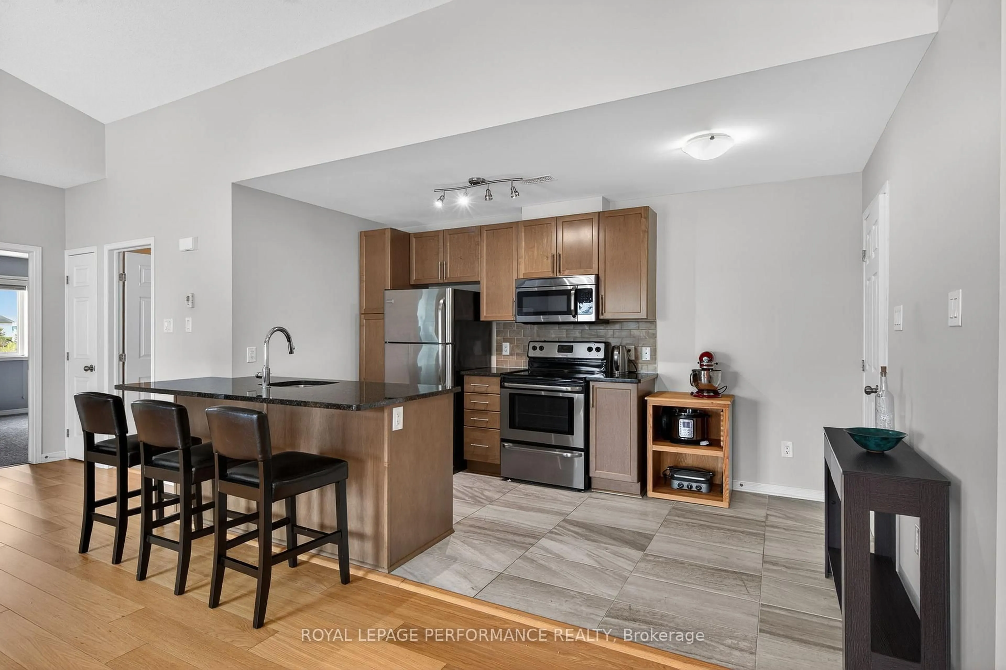 Open concept kitchen, unknown for 104 Sternes Private, Orleans Ontario K4A 0X8