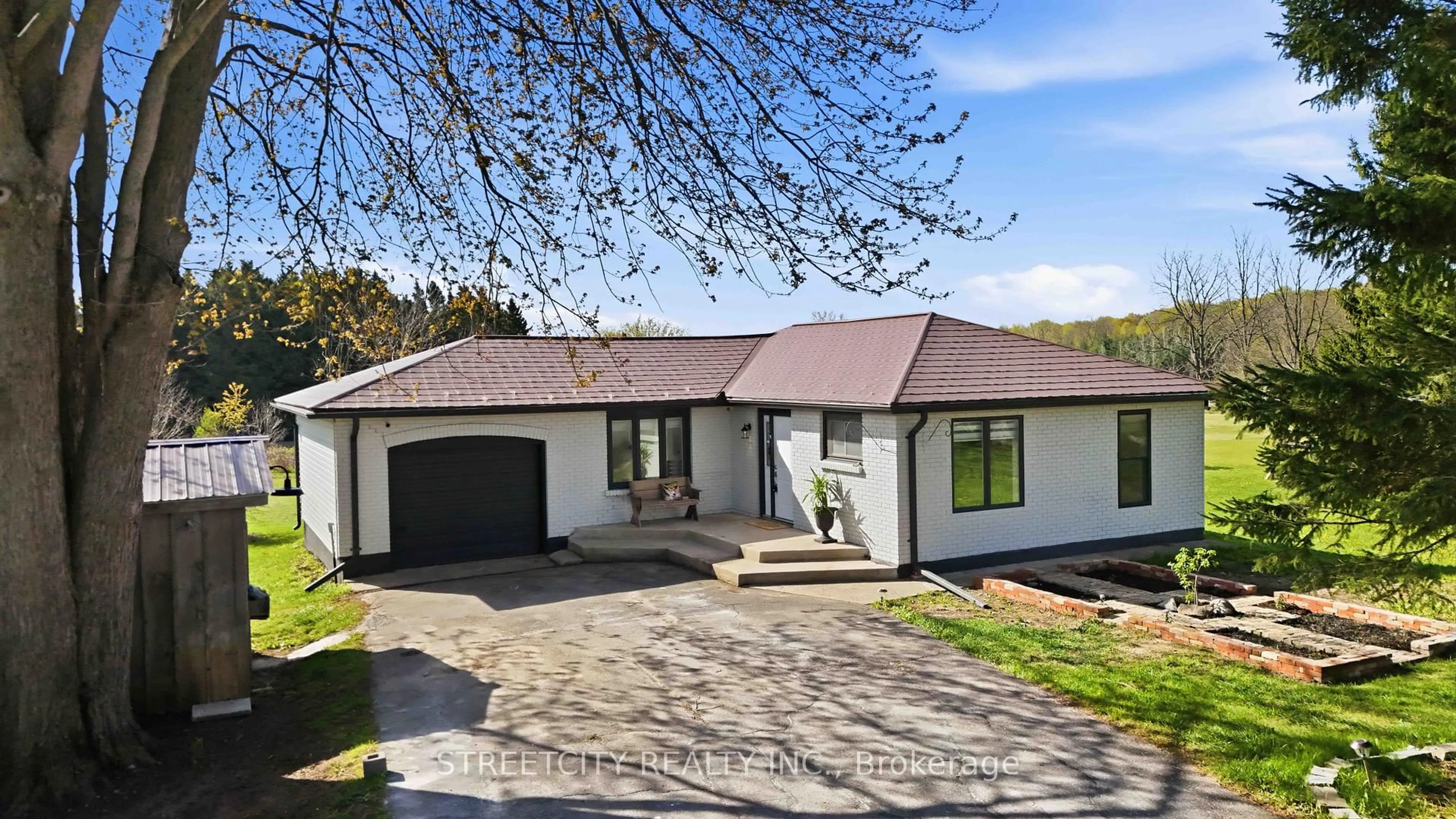 A pic from outside/outdoor area/front of a property/back of a property/a pic from drone, street for 10867 Melrose Dr, Middlesex Centre Ontario N0L 1R0