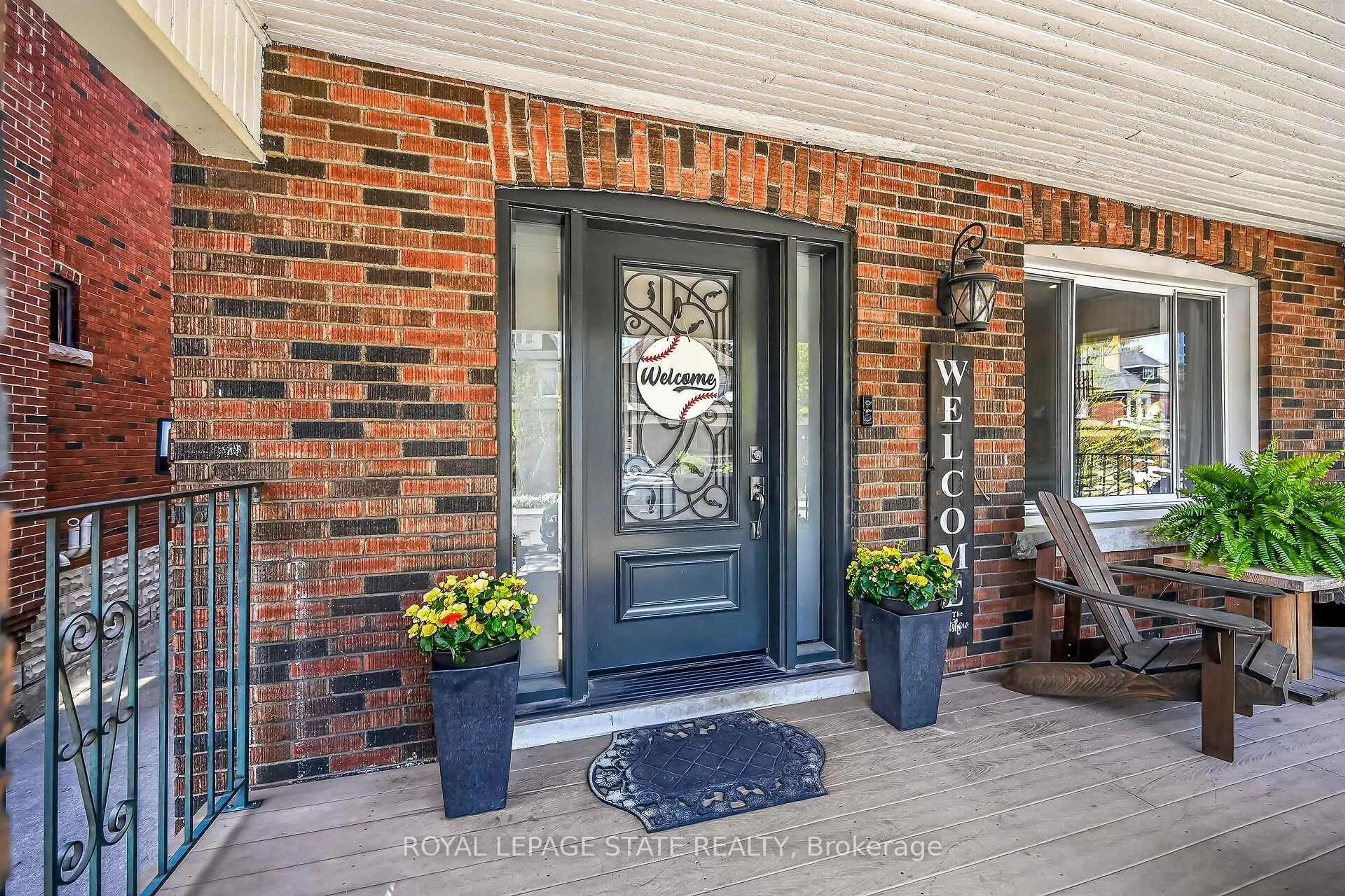 Indoor entryway for 28 Ashford Blvd, Hamilton Ontario L8M 2T8