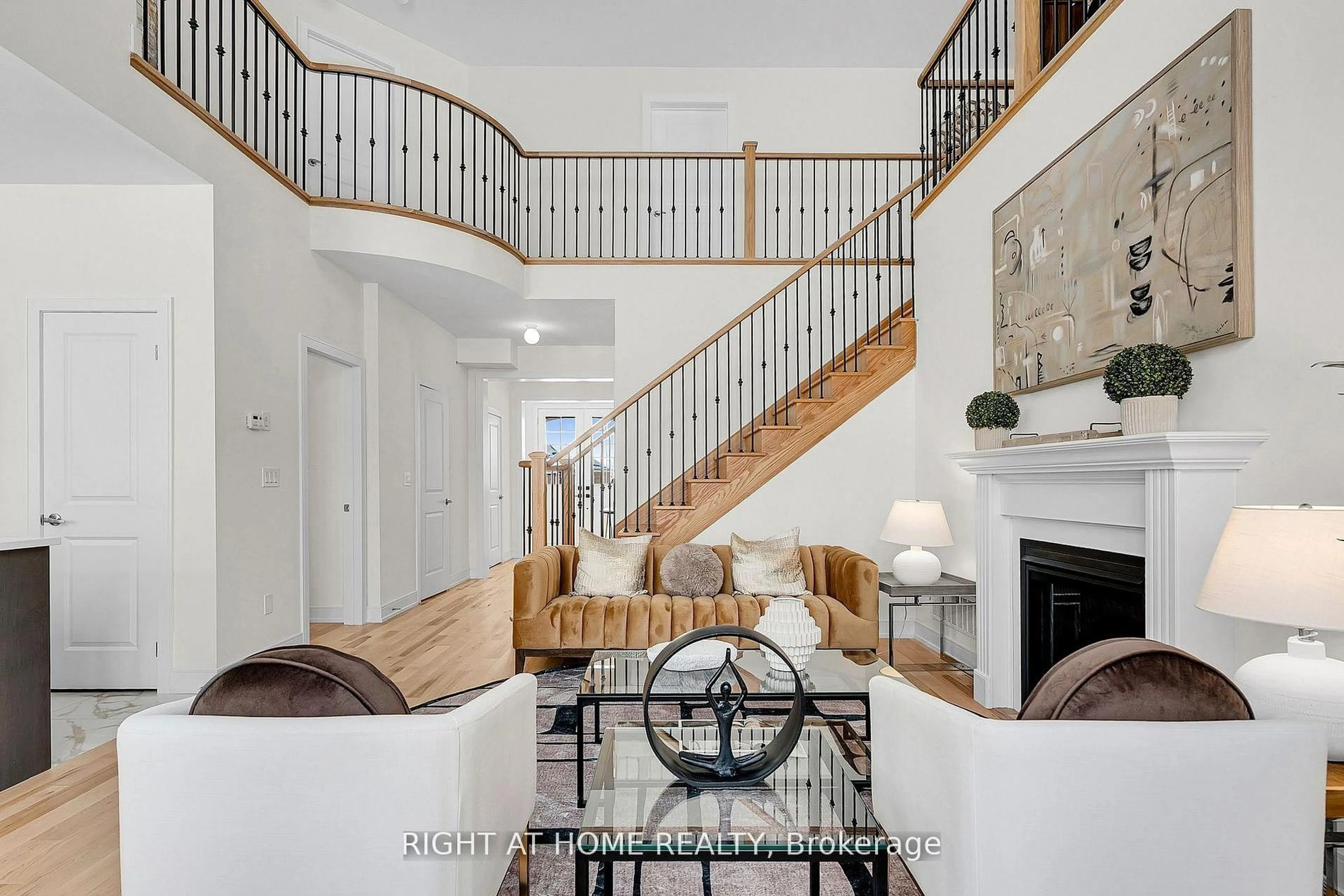 Indoor entryway for 13 East Vista Terr, Quinte West Ontario K0K 1L0