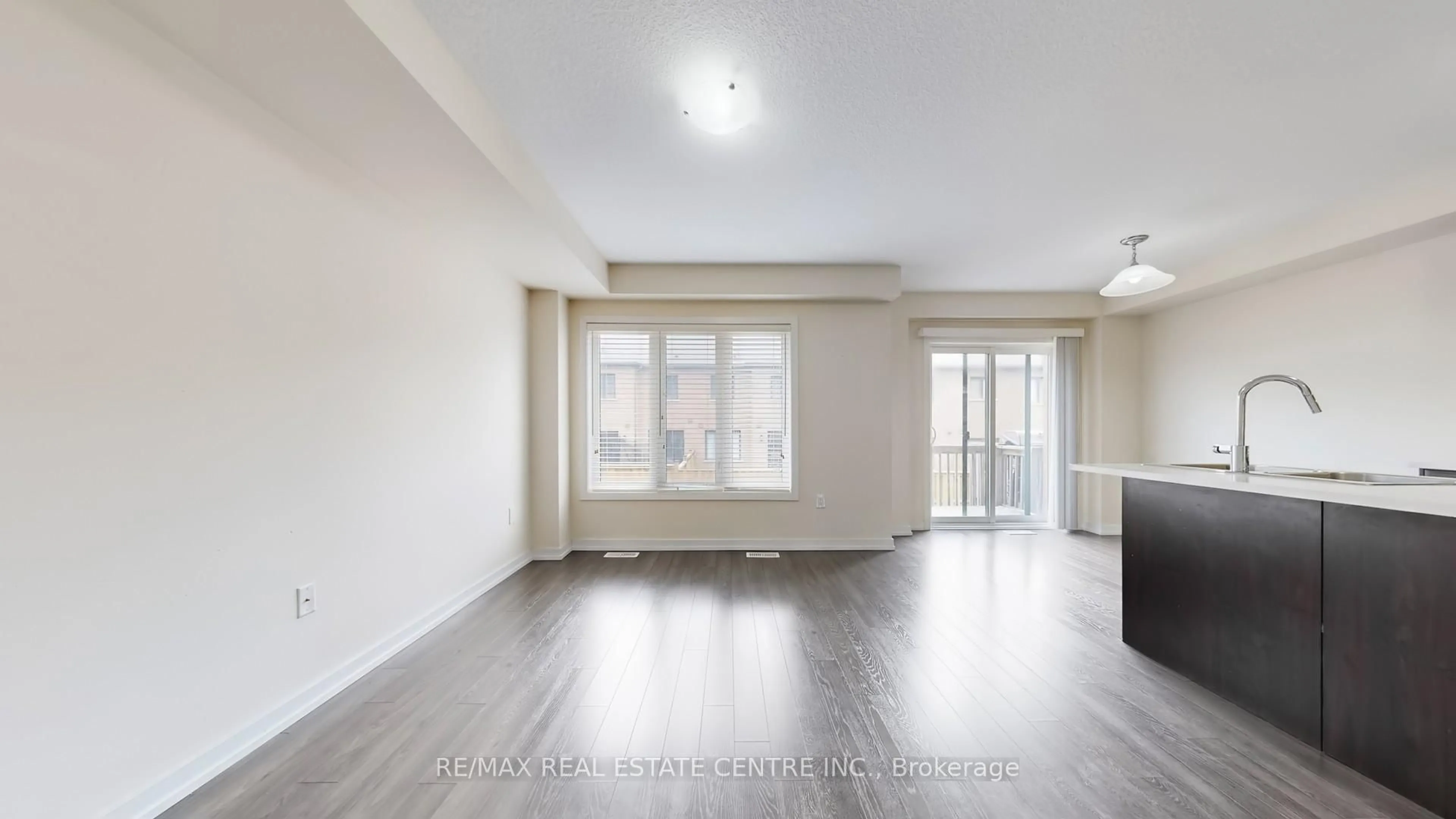 A pic of a room for 80 Scarletwood St, Hamilton Ontario L8J 1X5