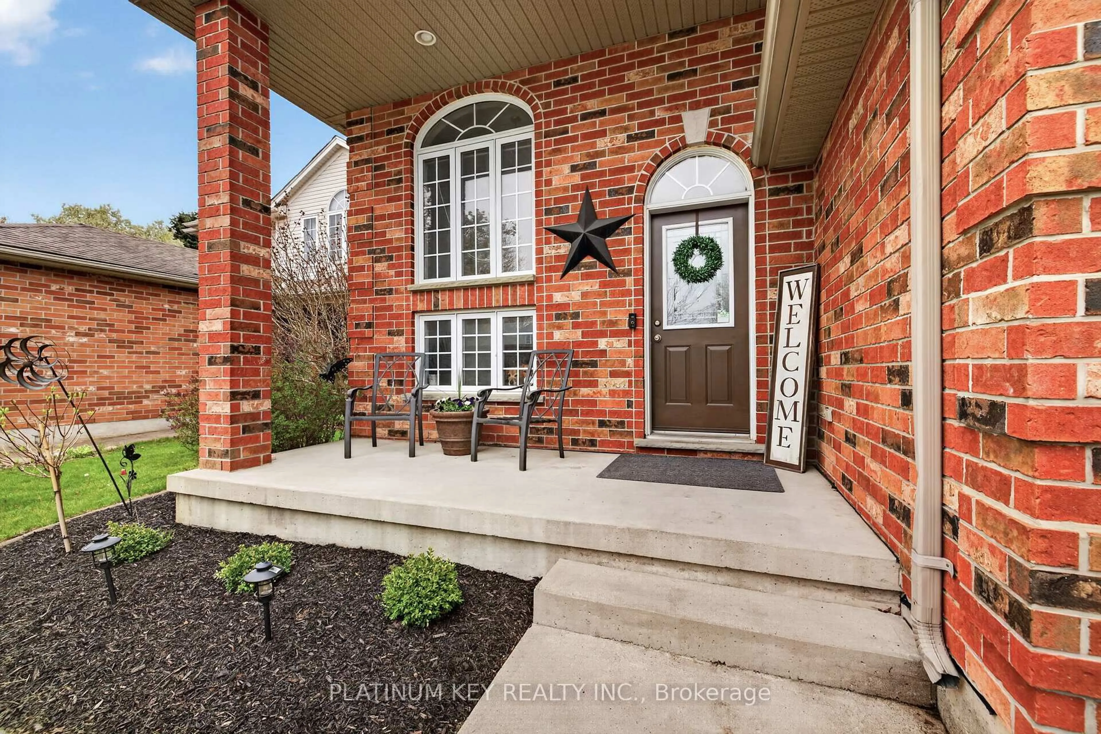 Home with brick exterior material, street for 6 Juniper Cres, Strathroy-Caradoc Ontario N7G 4C1