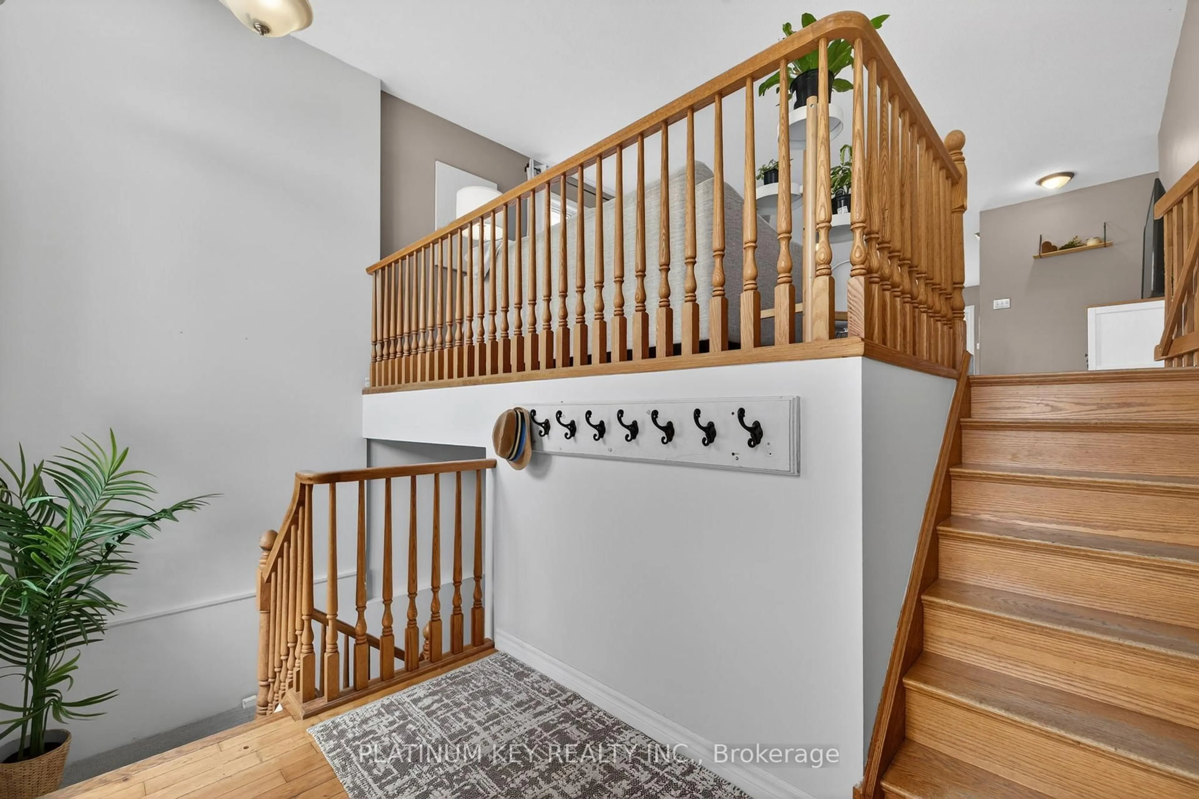 Unknown for 6 Juniper Cres, Strathroy-Caradoc Ontario N7G 4C1