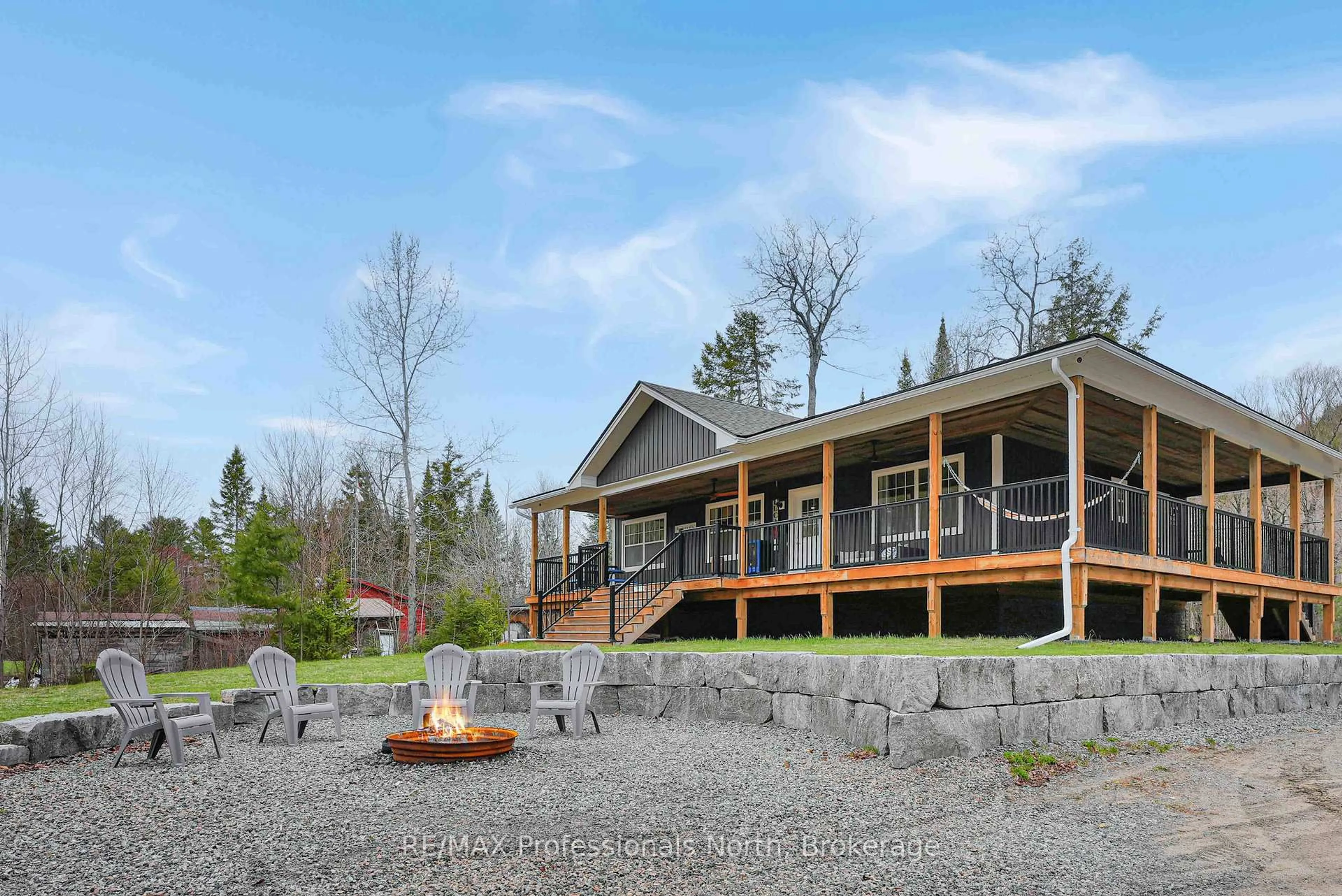 Patio, mountain view for 1006 Jasmine Rd, Dysart et al Ontario K0L 1M1