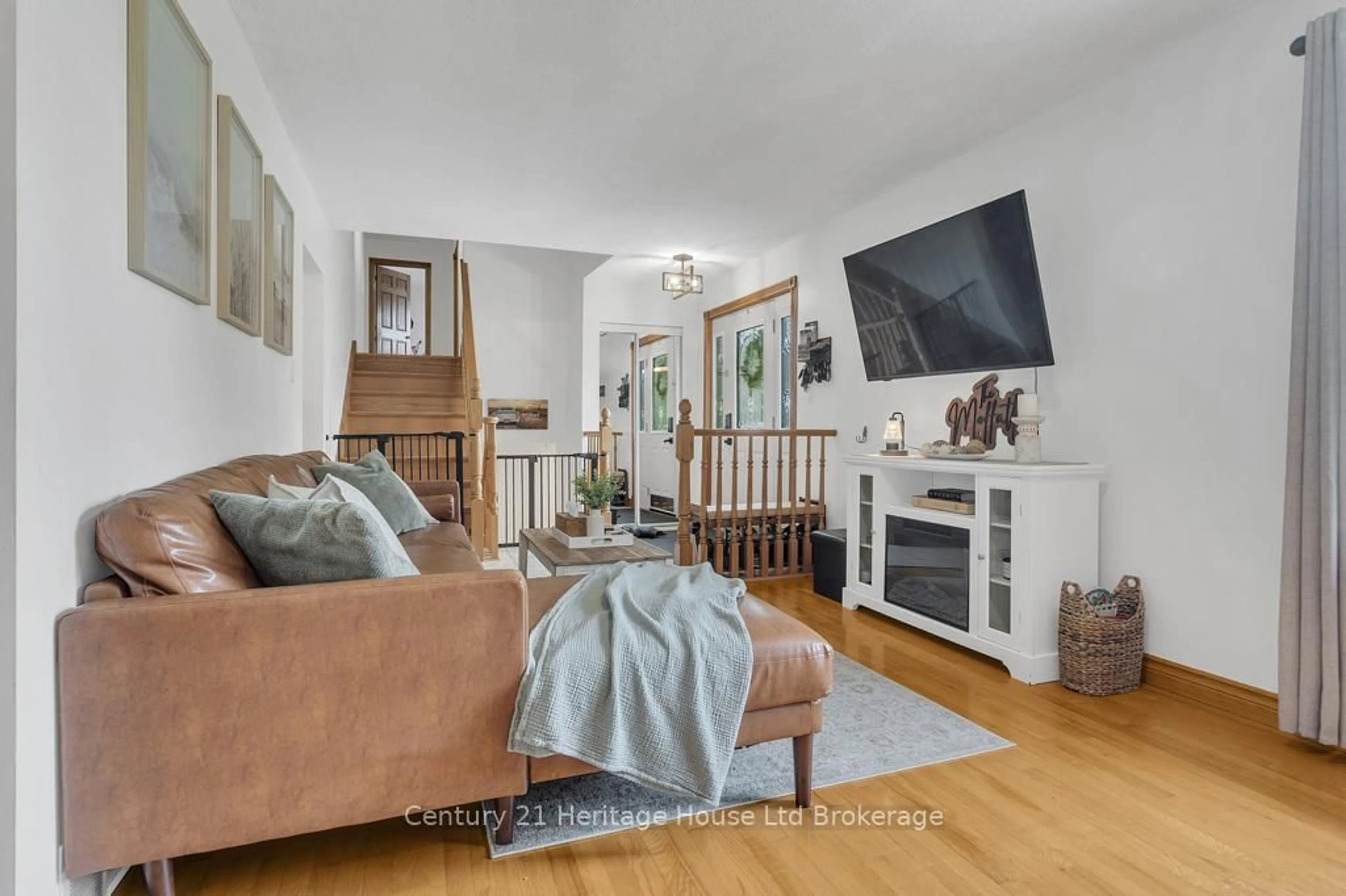 Living room with furniture, unknown for 1668 Perth 123 Rd, Perth South Ontario N4X 1C6