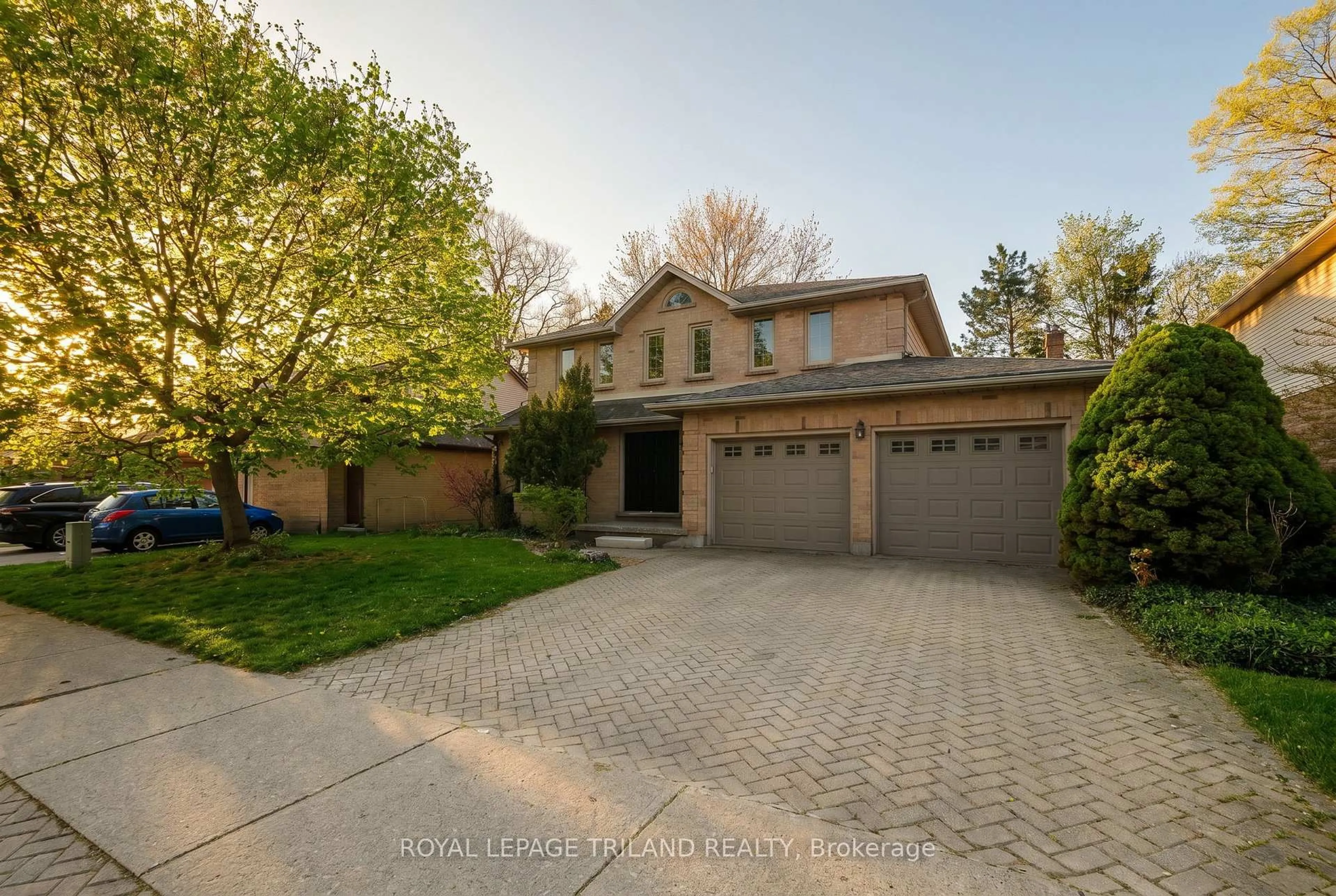 Home with brick exterior material, street for 118 Deer Valley Cres, London South Ontario N6J 4K8