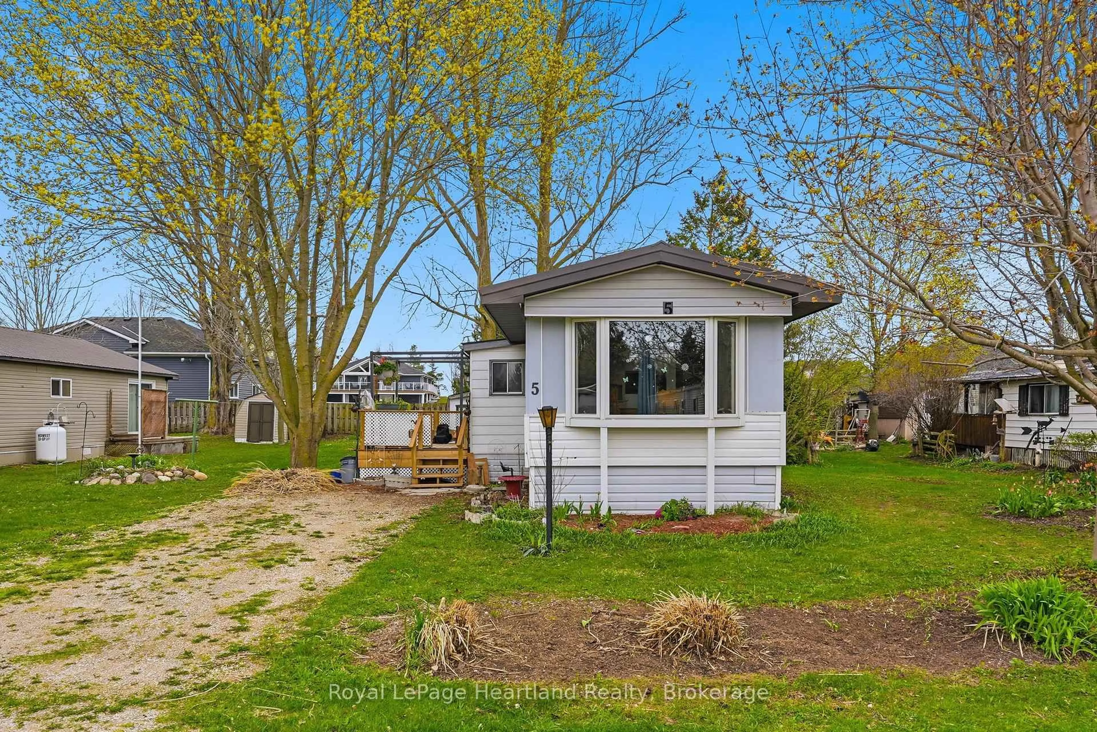 Shed for 5 TRAILER PARK Rd, Howick Ontario N0G 1V0