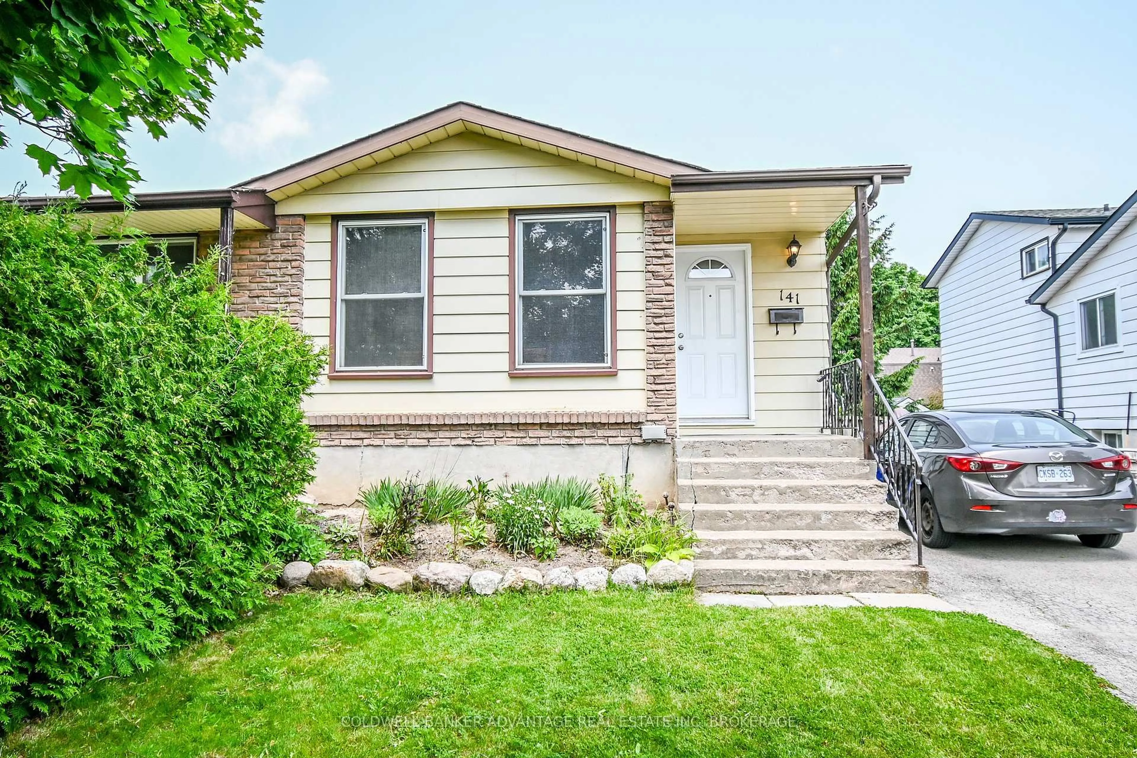 Home with brick exterior material, street for 141 Linwell Rd, St. Catharines Ontario L2N 6H2