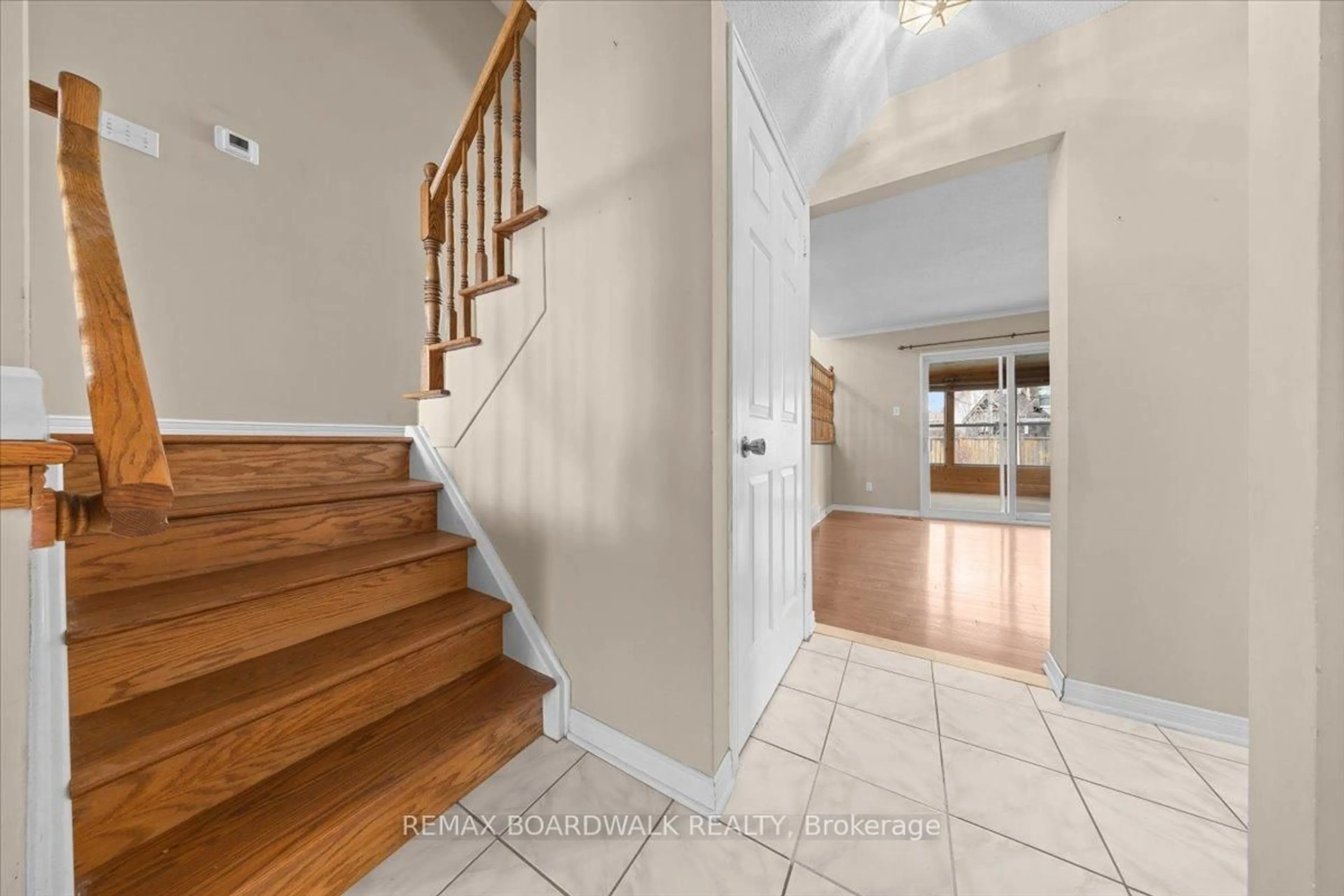 Unknown for 1195 St Jerome Cres, Ottawa Ontario K1C 2A7