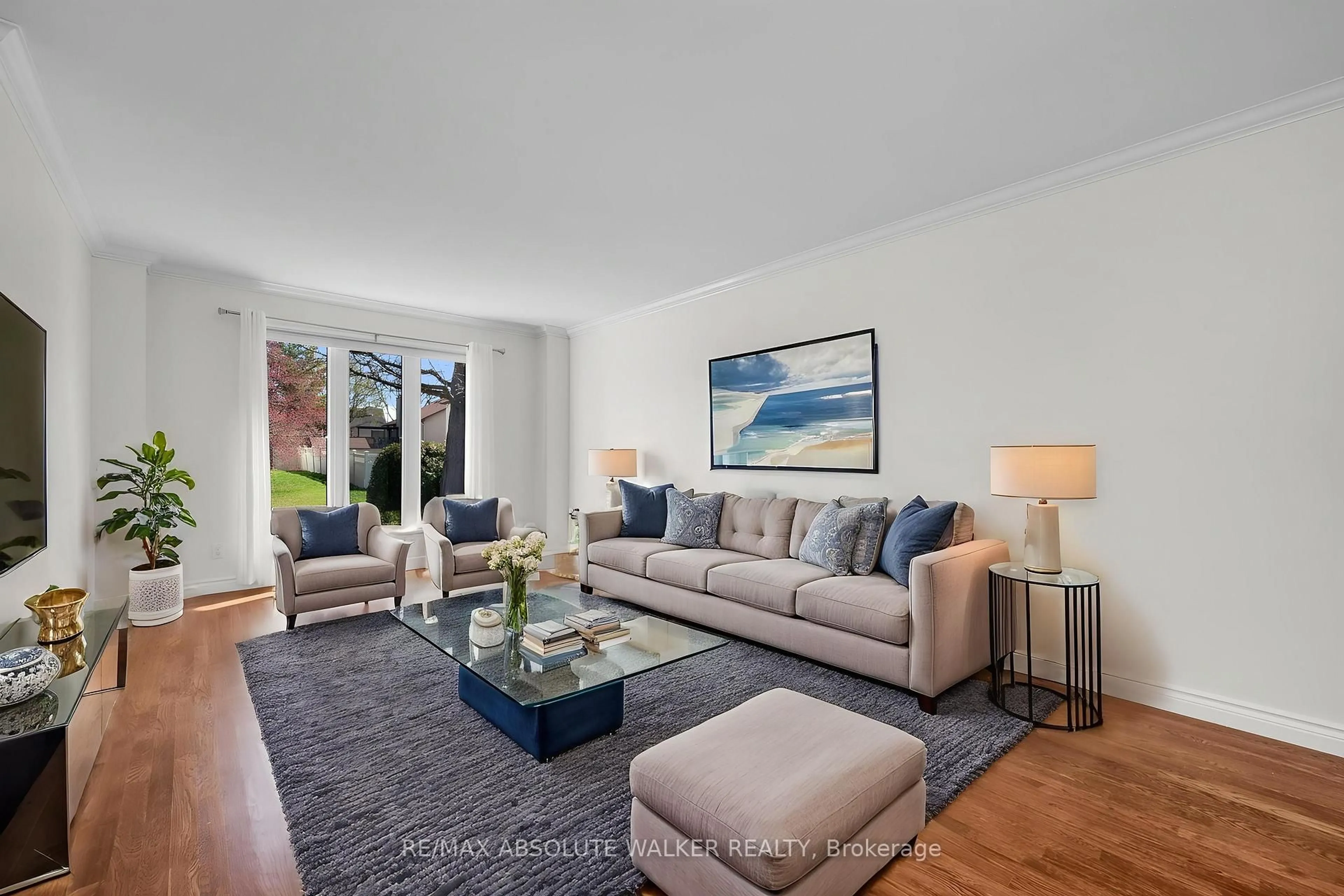 Living room with furniture, unknown for 1410 Clay Crt, Ottawa Ontario K1C 4T2