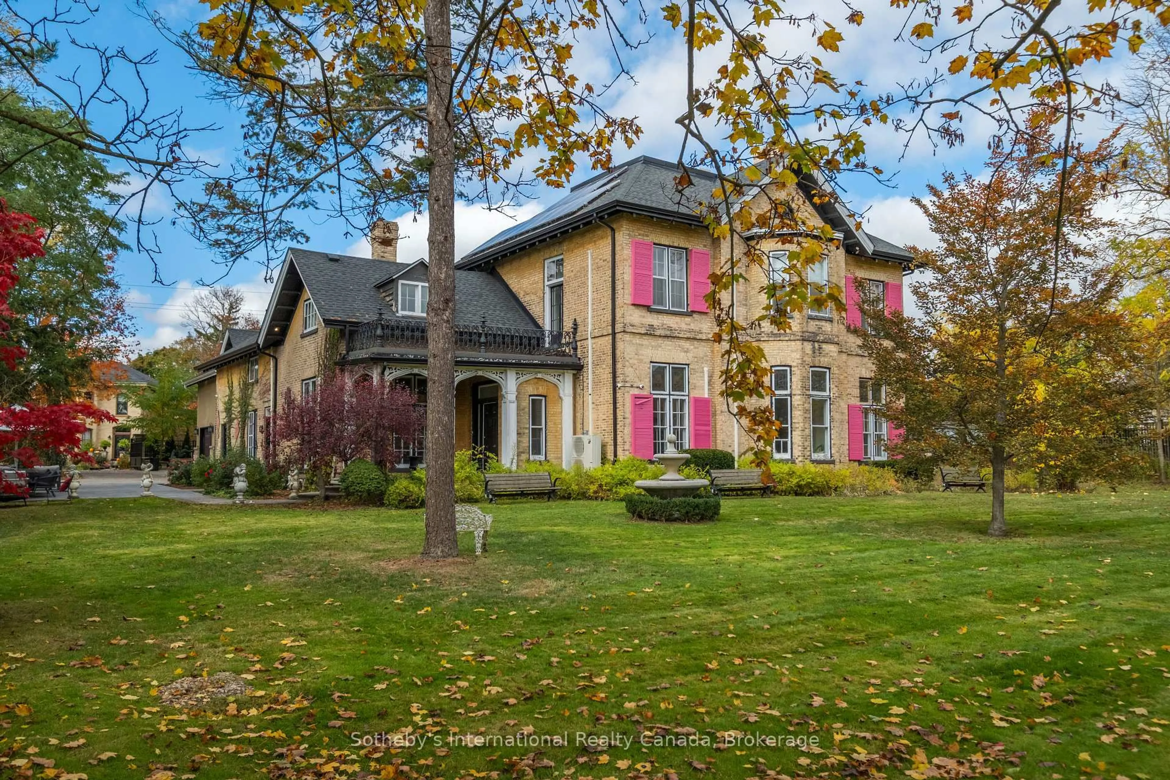 Home with brick exterior material, street for 194 Grand River St, Brant Ontario N3L 2N3