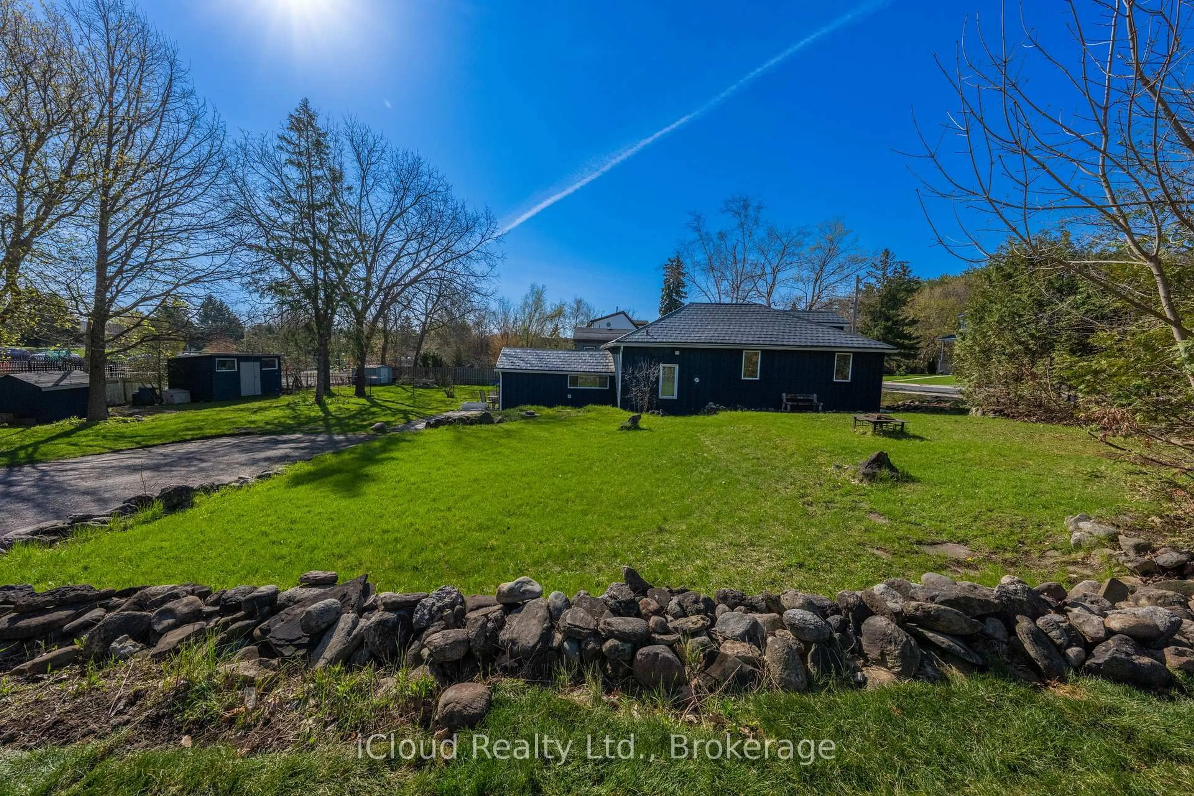 A pic from outside/outdoor area/front of a property/back of a property/a pic from drone, water/lake/river/ocean view for 29 Main St, Erin Ontario N0B 1T0