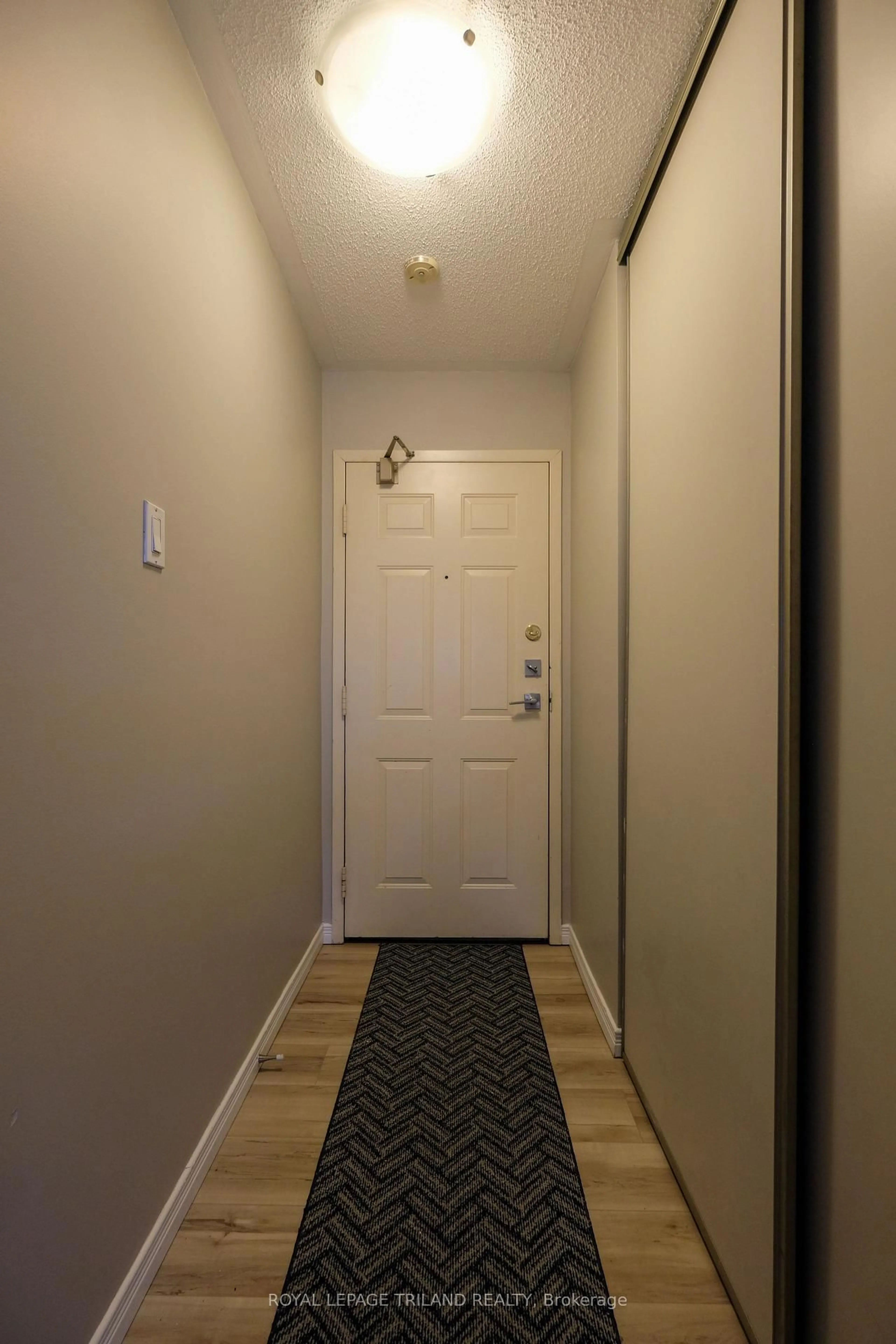 Indoor entryway for 650 Cheapside St #605, London North Ontario N5Y 5J8