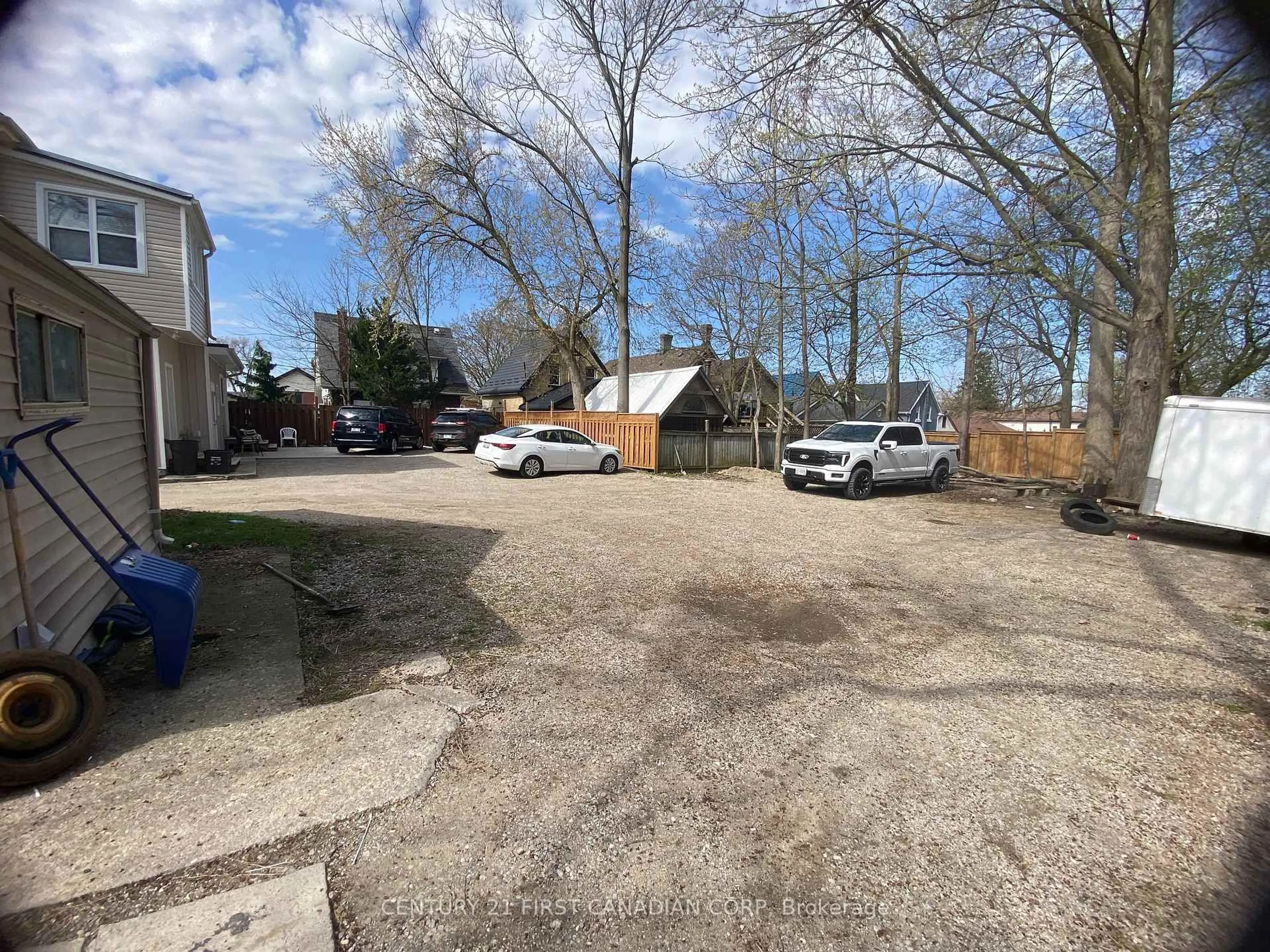 A pic from outside/outdoor area/front of a property/back of a property/a pic from drone, street for 466 Adelaide St, London East Ontario N6B 3H9
