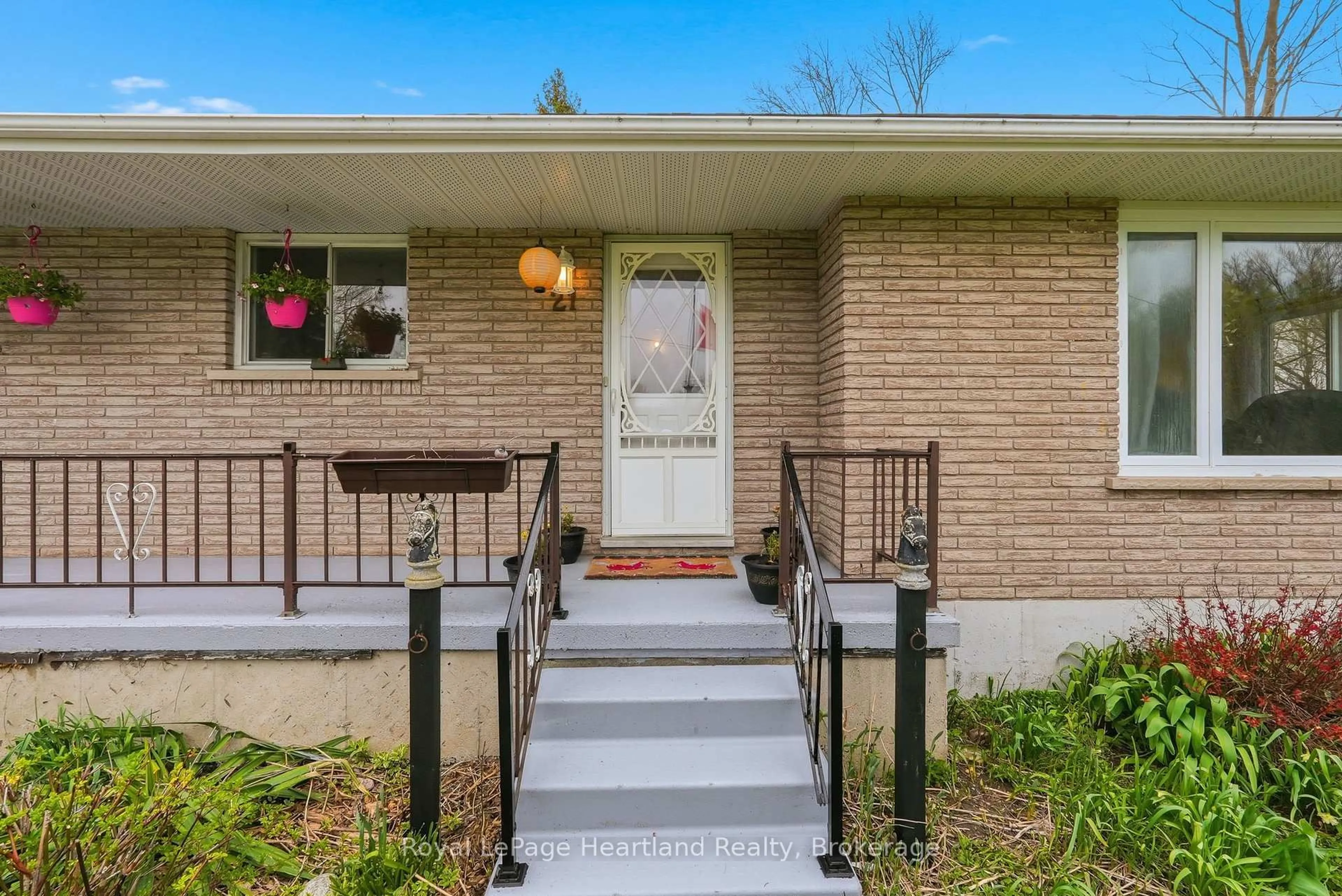 Unknown for 21 Brown St, Minto Ontario N0G 1M0