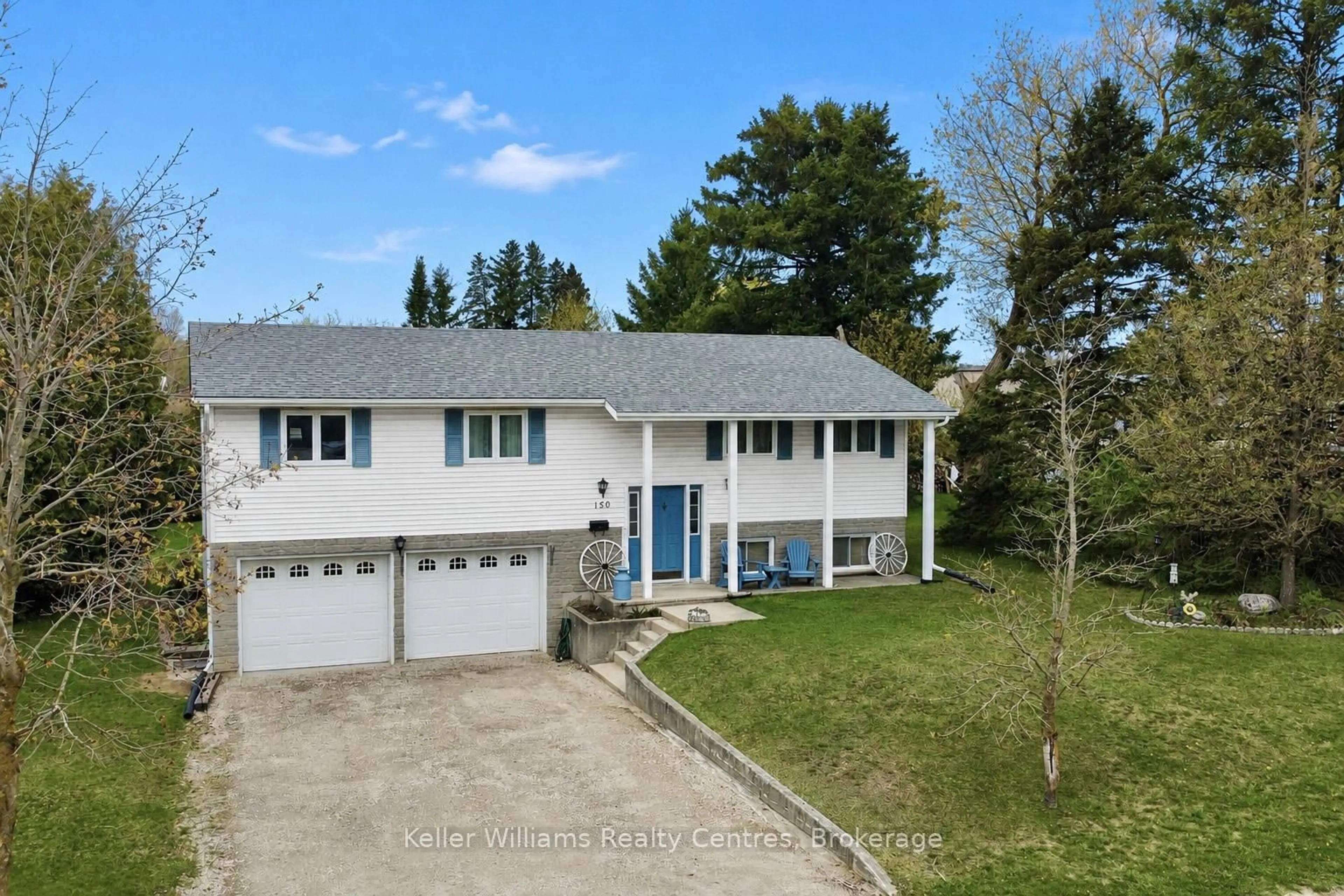 A pic from outside/outdoor area/front of a property/back of a property/a pic from drone, street for 150 Douglas St, West Grey Ontario N0G 1R0