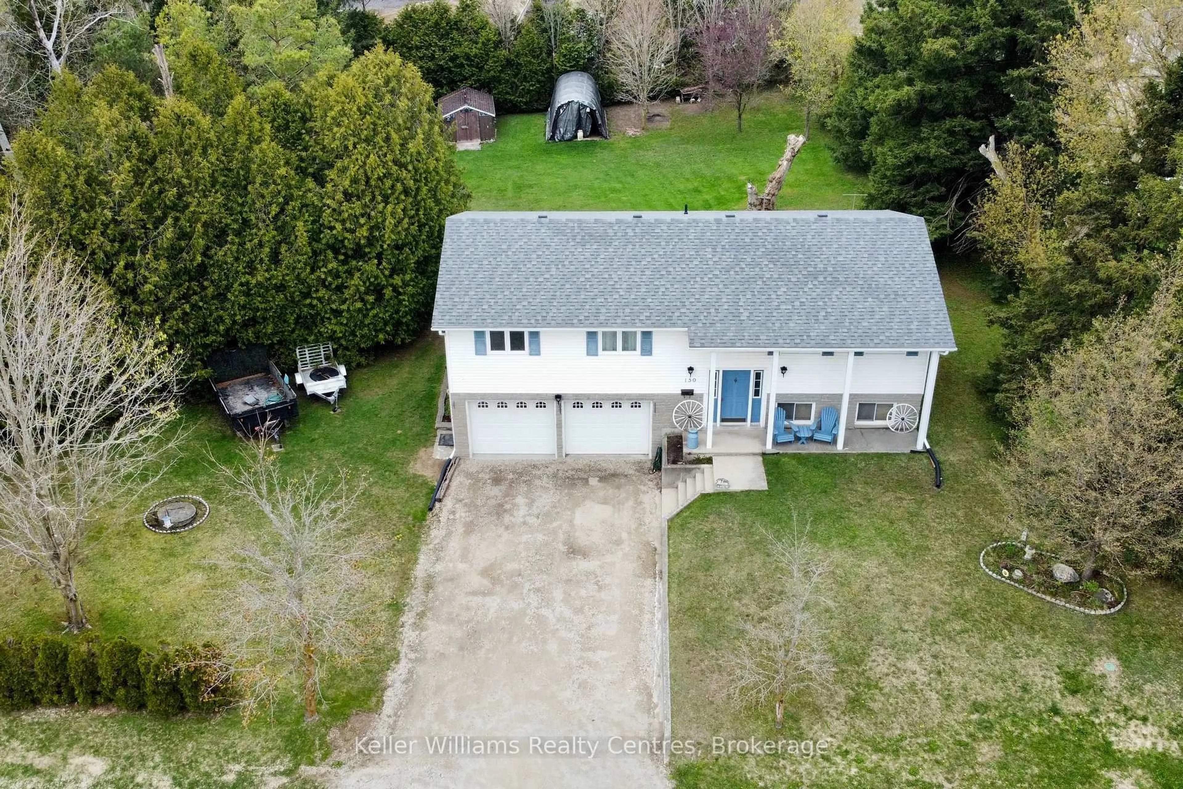 A pic from outside/outdoor area/front of a property/back of a property/a pic from drone, street for 150 Douglas St, West Grey Ontario N0G 1R0