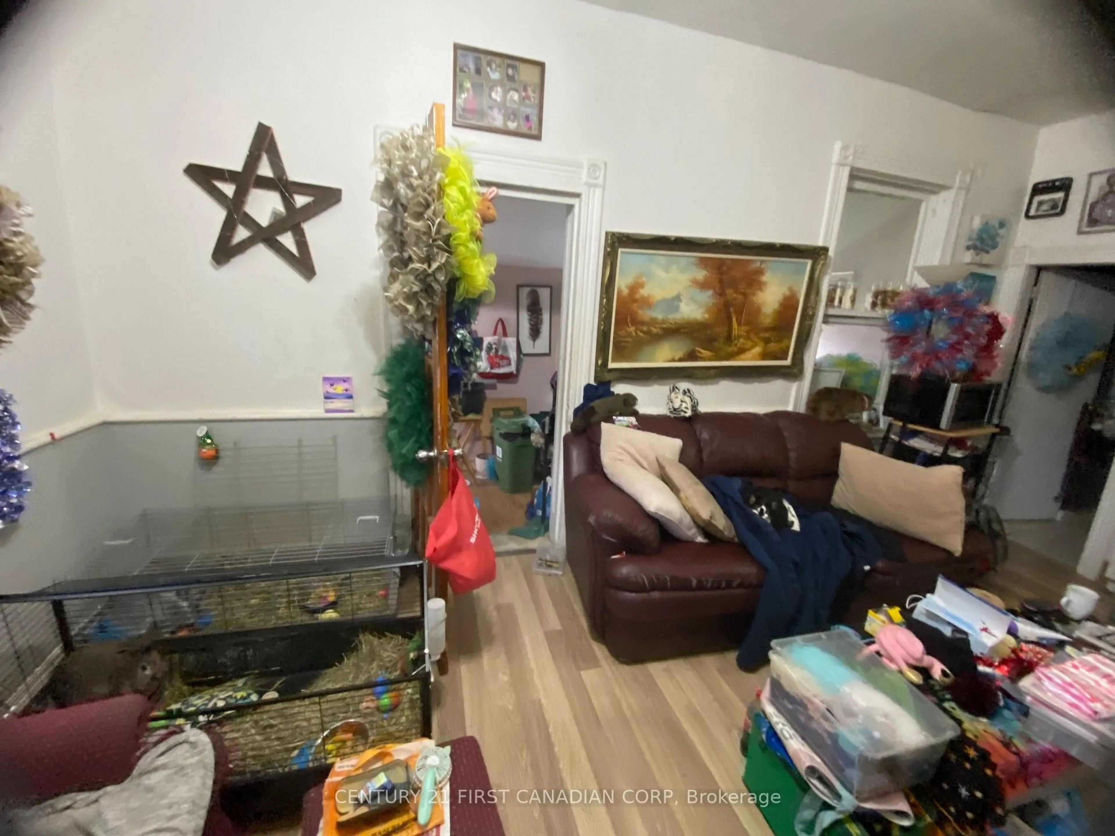 A pic of a room for 92 Rectory St, London East Ontario N5Z 1Z8
