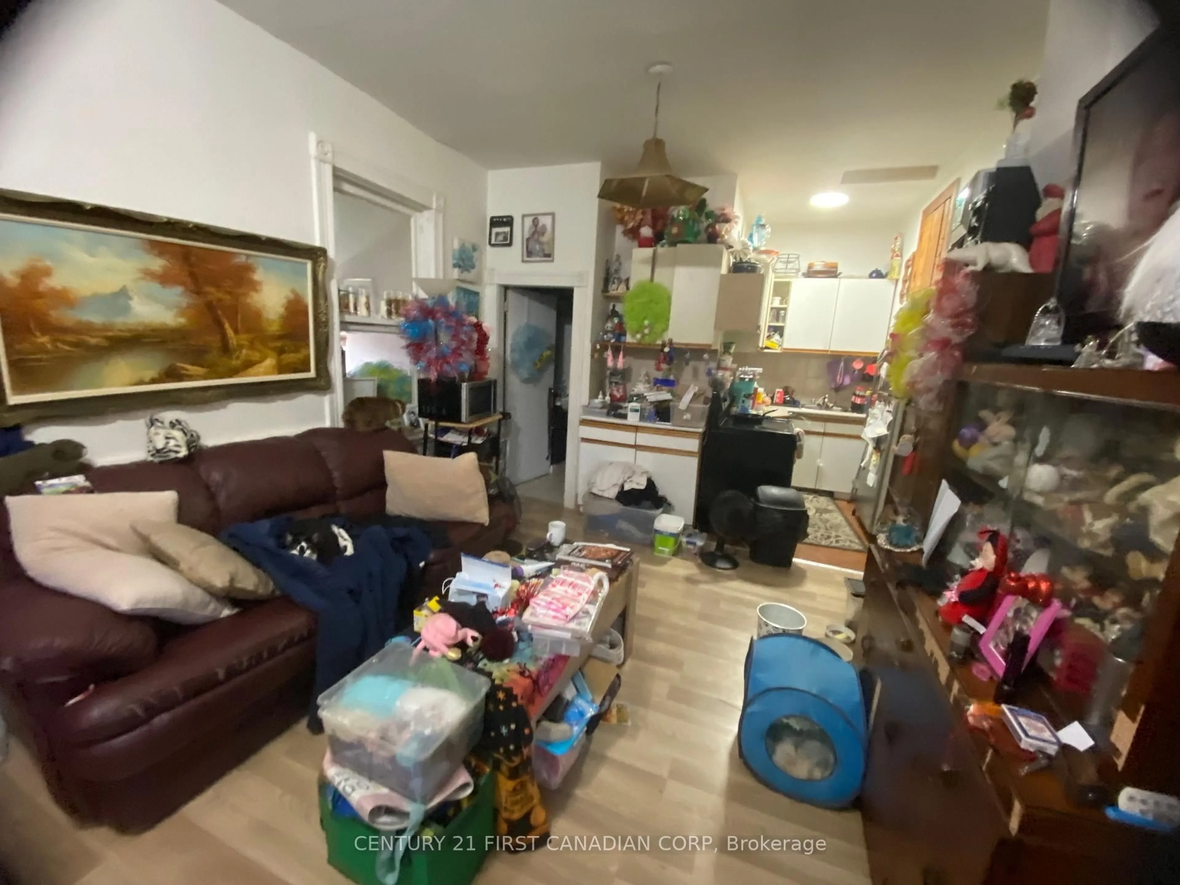 A pic of a room for 92 Rectory St, London East Ontario N5Z 1Z8