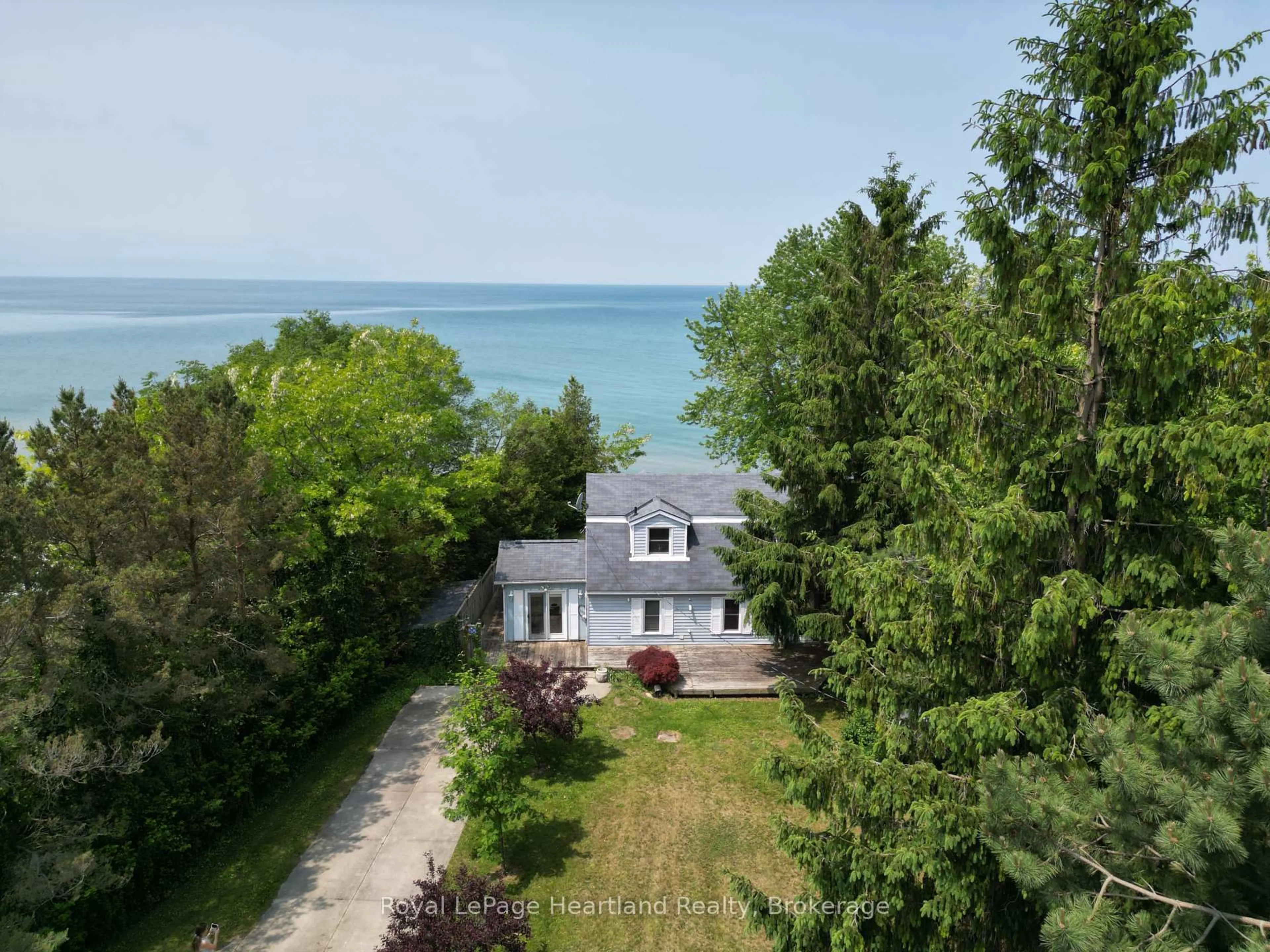 A pic from outside/outdoor area/front of a property/back of a property/a pic from drone, water/lake/river/ocean view for 72959 Claudette Dr, Bluewater Ontario N0M 2T0