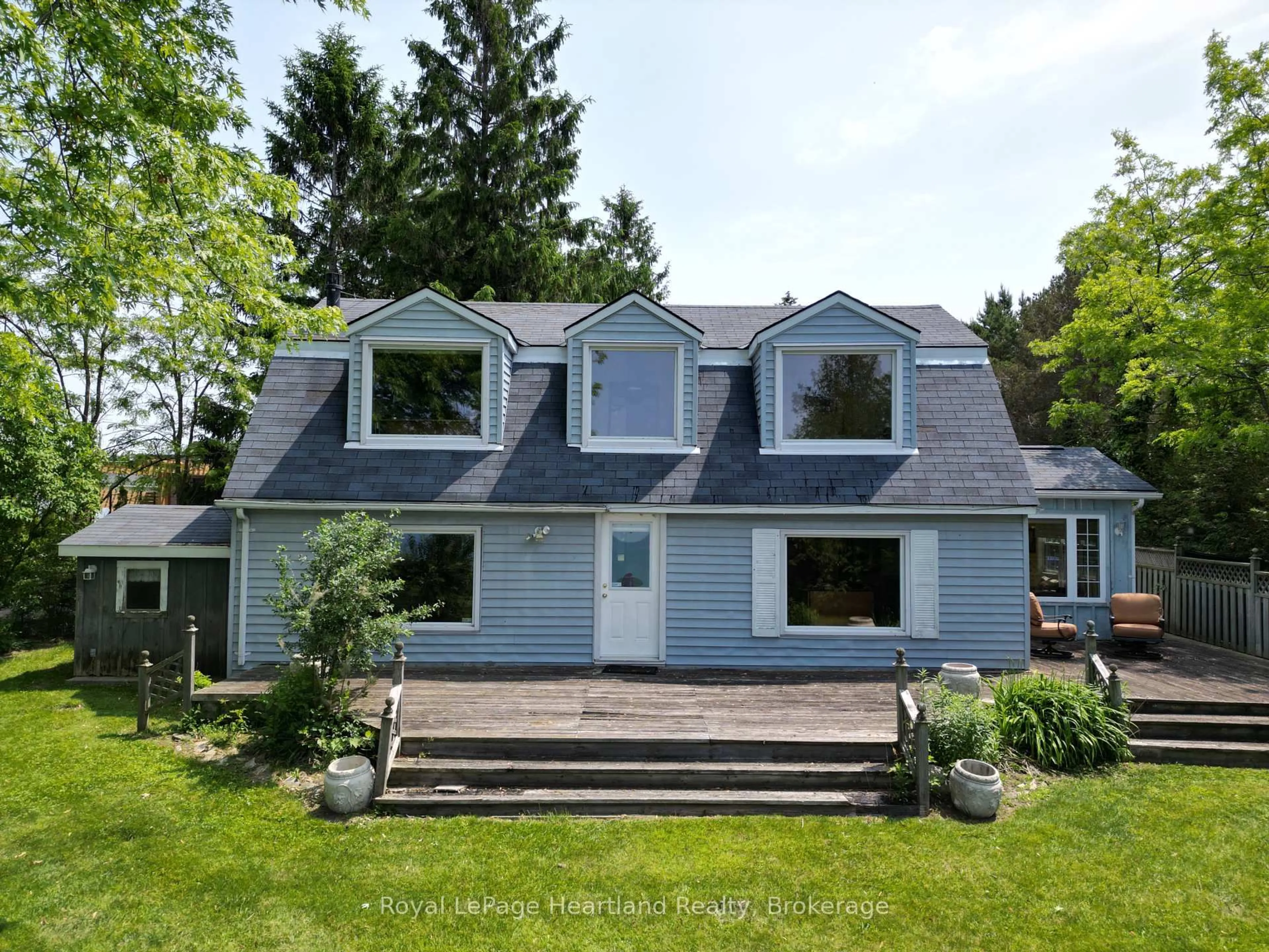 Home with vinyl exterior material, water/lake/river/ocean view for 72959 Claudette Dr, Bluewater Ontario N0M 2T0