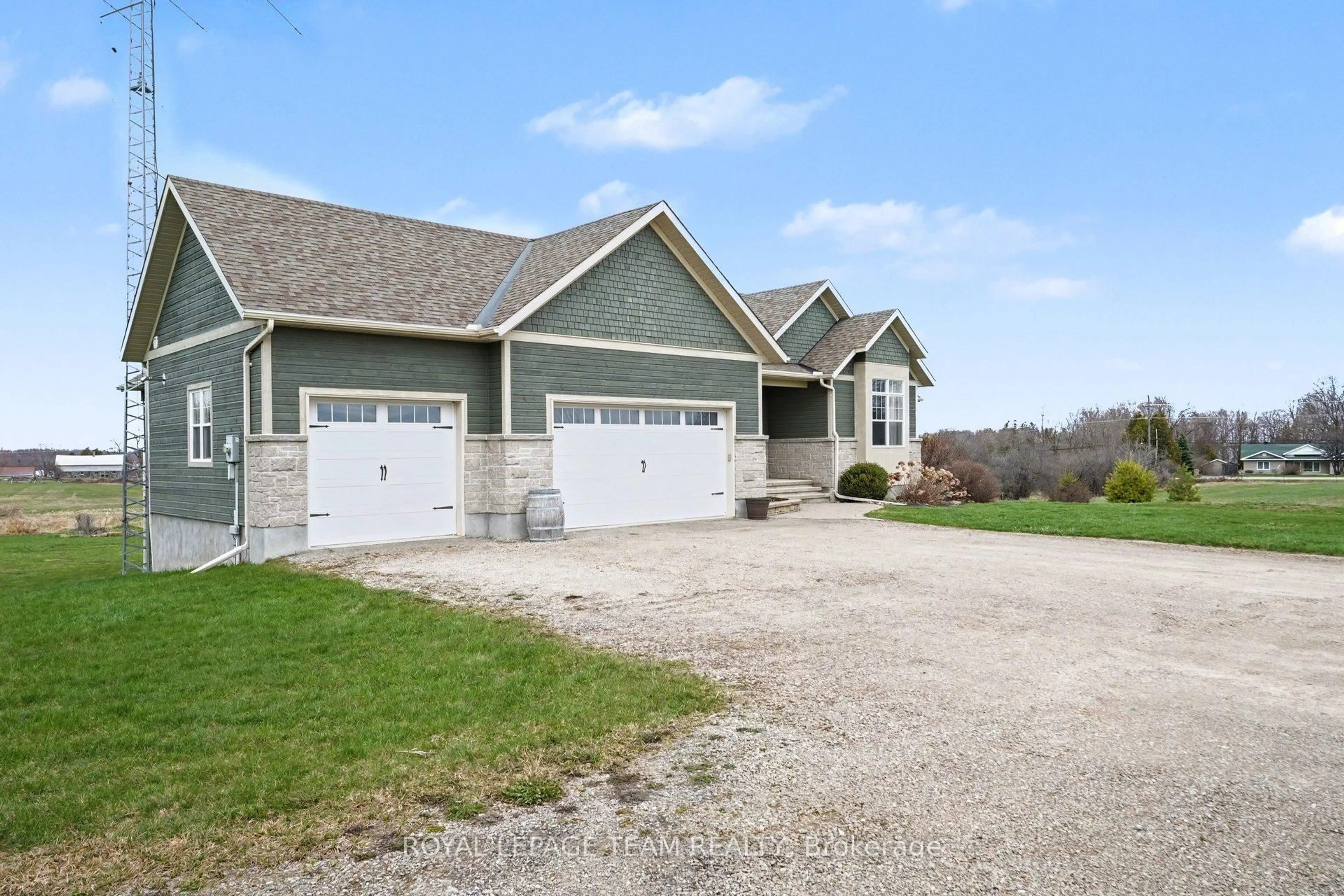 Home with vinyl exterior material, street for 10 Old Kingston Rd, Rideau Lakes Ontario K0G 1L0