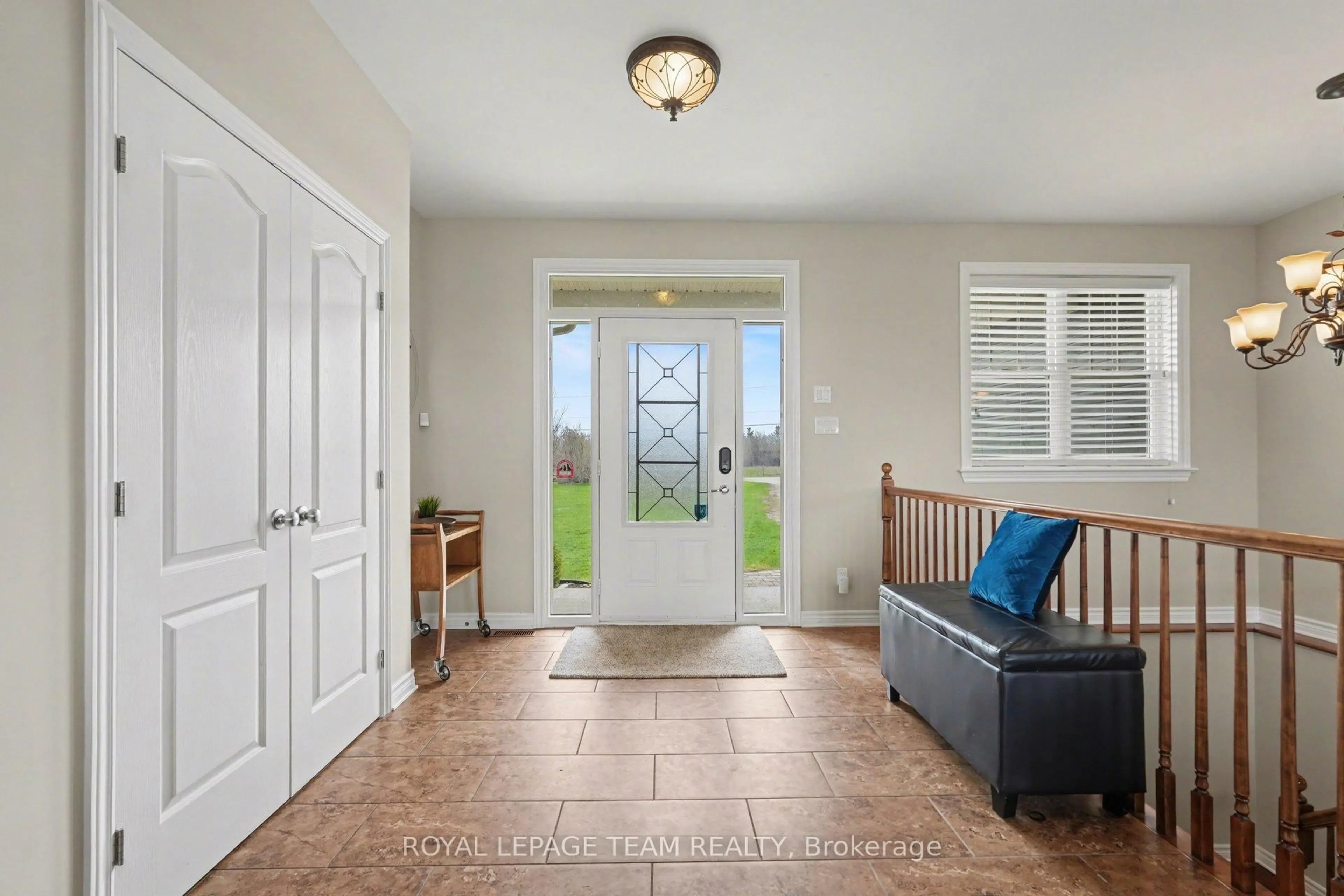 Indoor entryway for 10 Old Kingston Rd, Rideau Lakes Ontario K0G 1L0