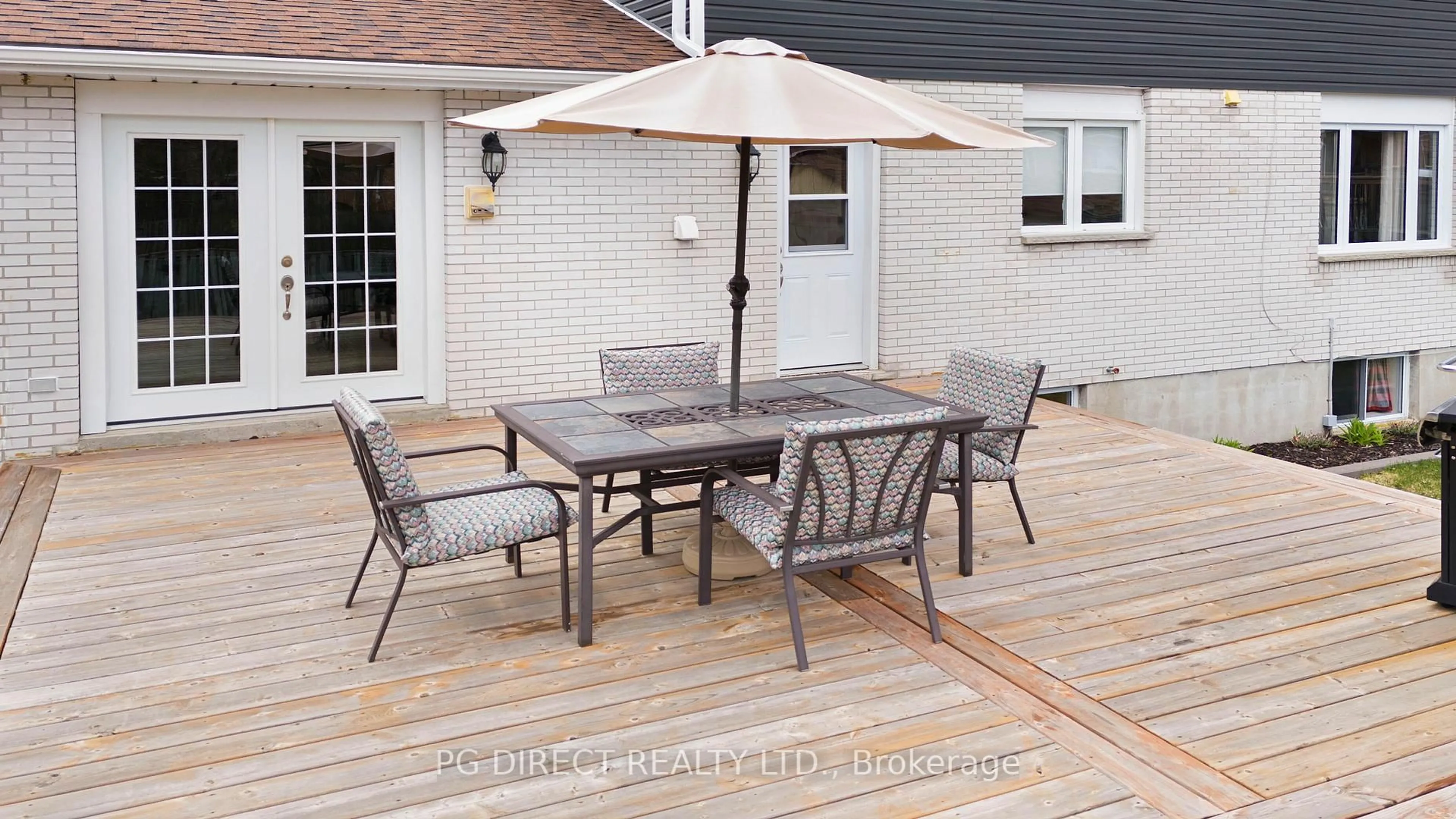 Patio, street for 42 Eglee Ave, North Bay Ontario P1B 8Z7
