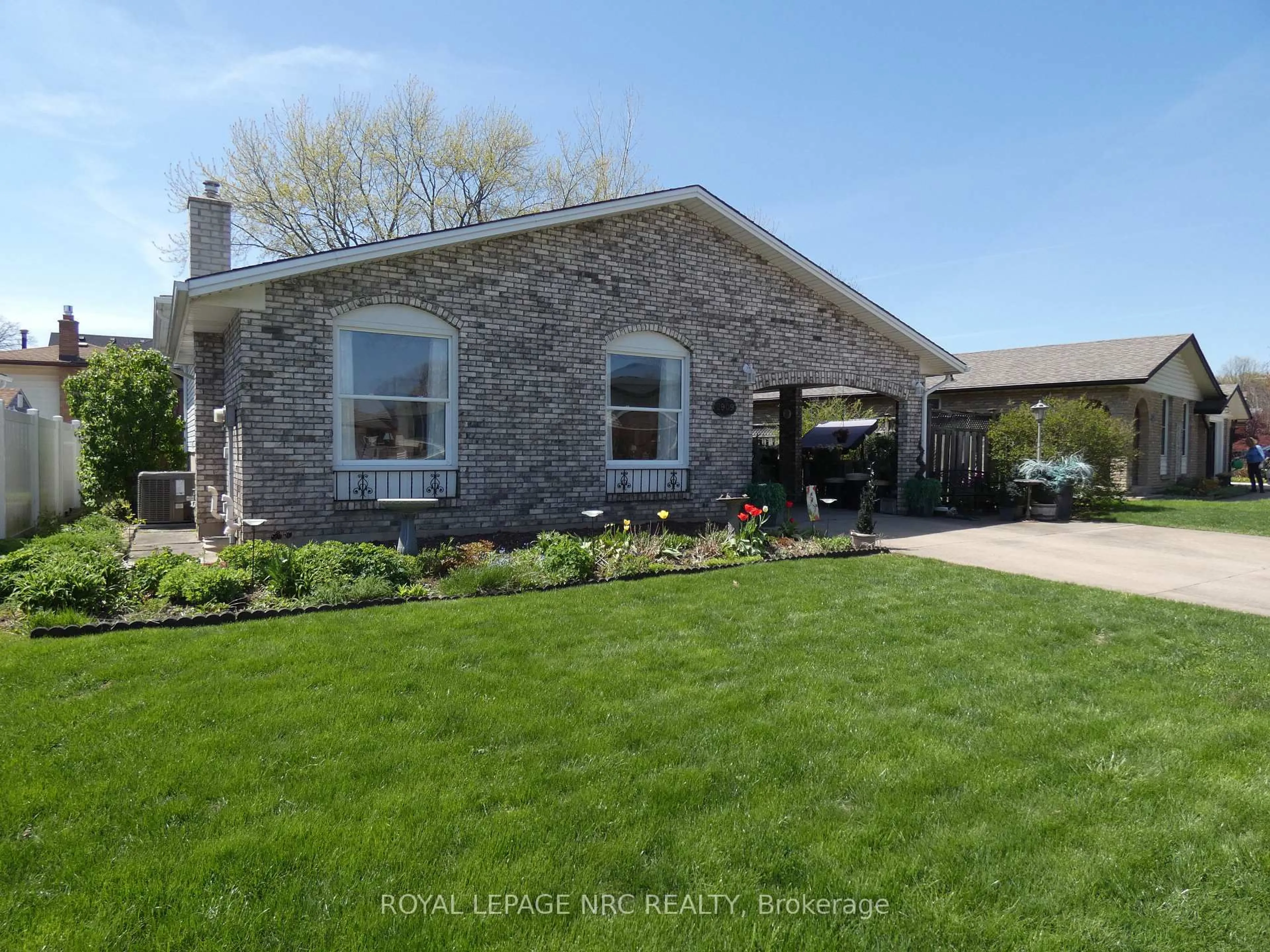 Unknown for 2909 HENLEY Ave, Niagara Falls Ontario L2J 3M3