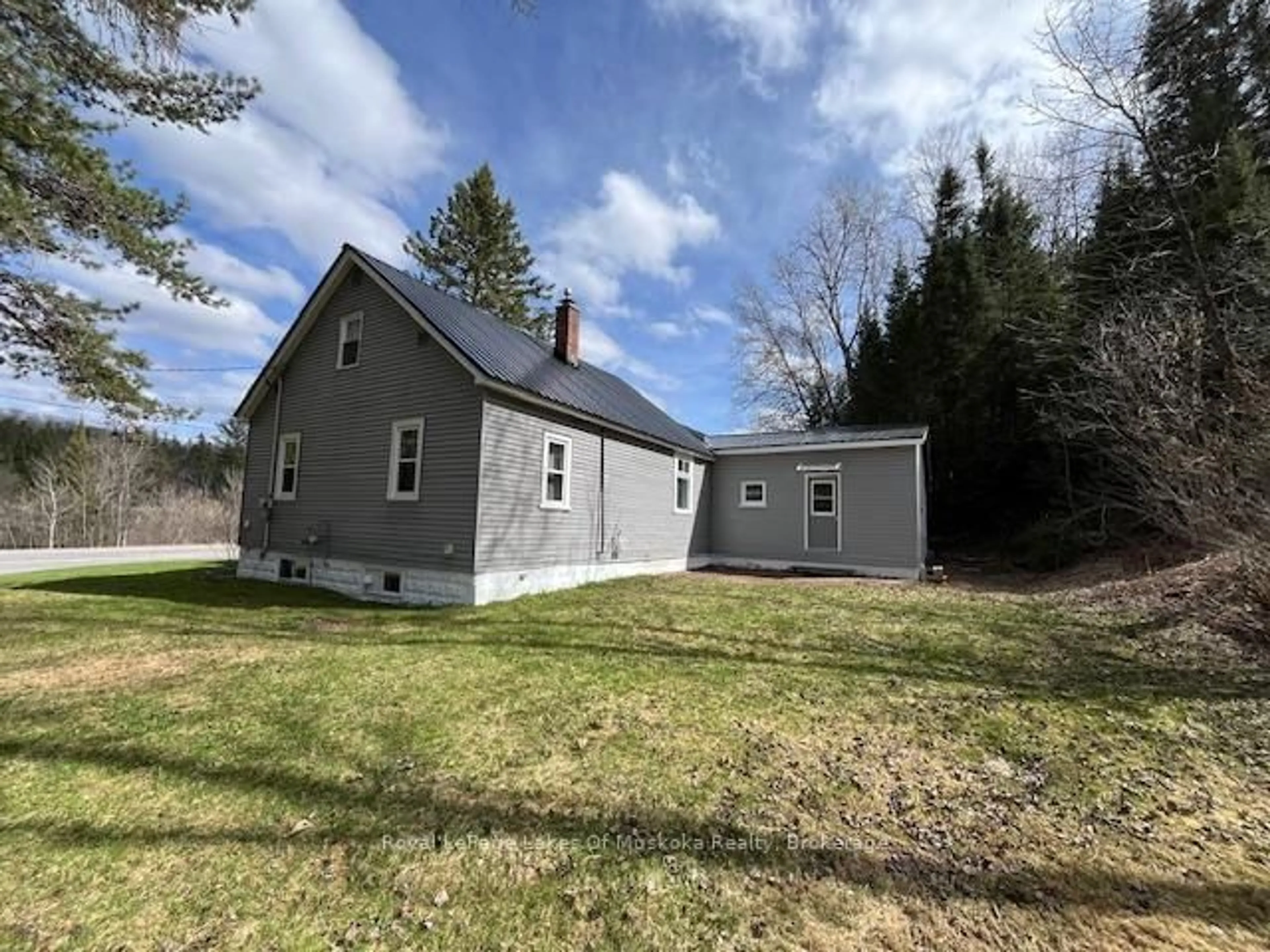 Shed for 319 Ontario St, Burk's Falls Ontario P0A 1C0