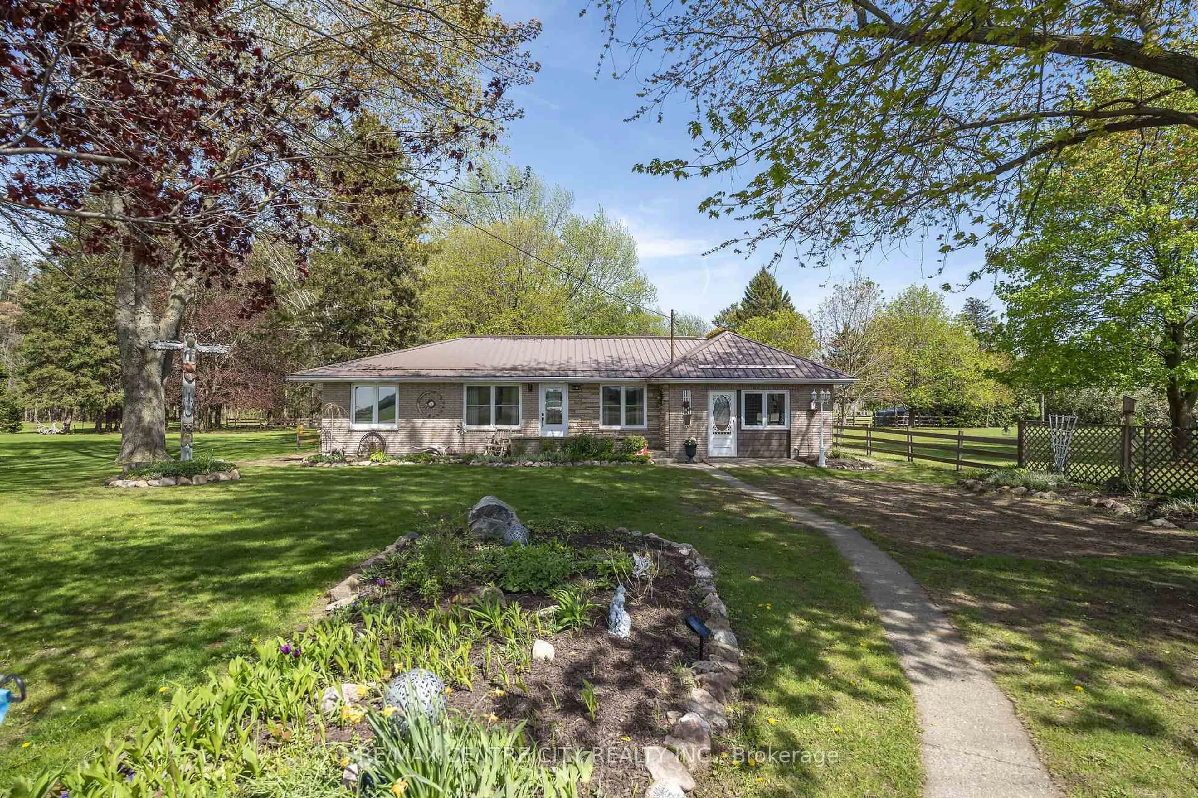 Patio, water/lake/river/ocean view for 29883 West Bothwell Rd, Chatham-Kent Ontario N0P 1C0