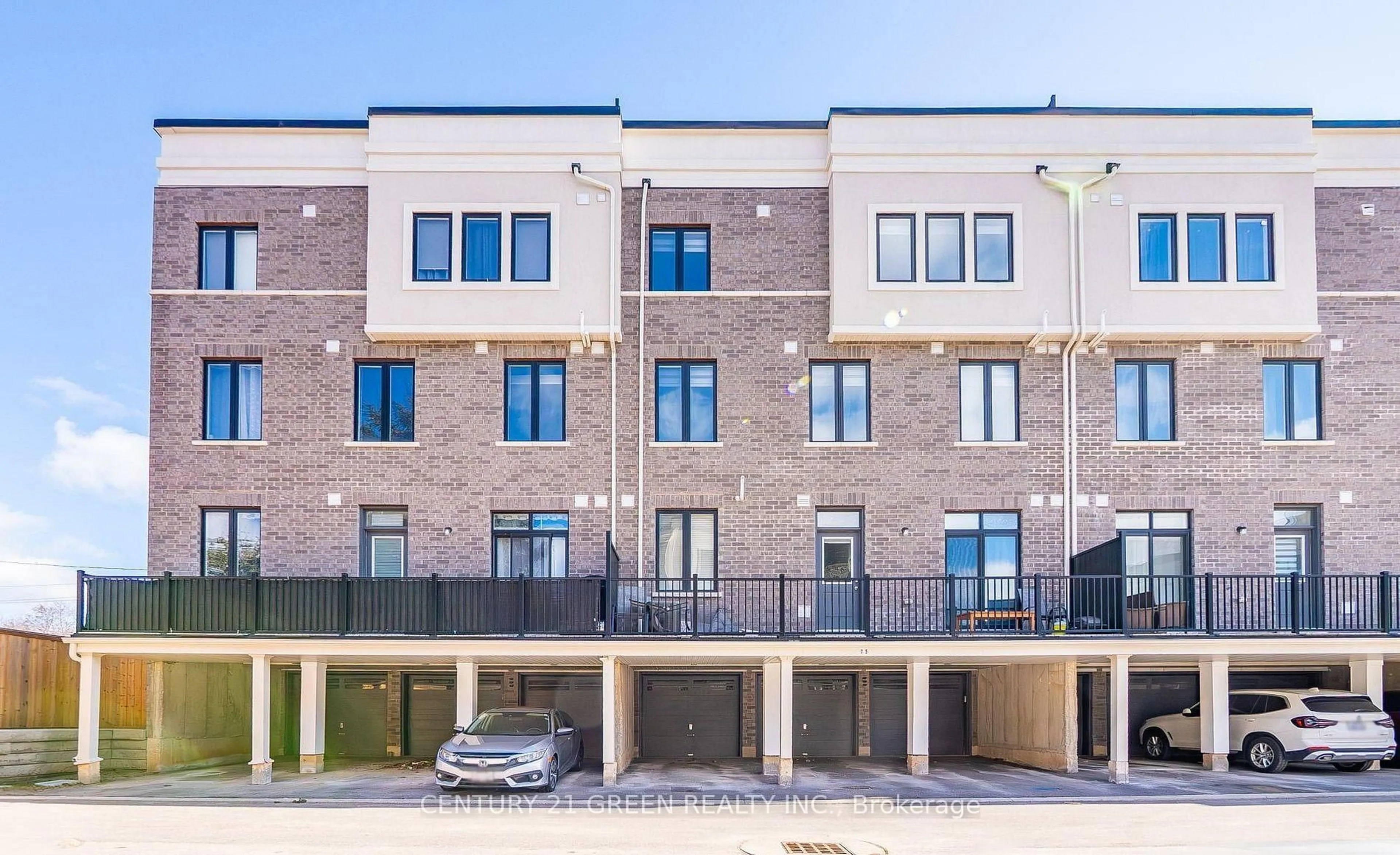 Home with brick exterior material, building for 383 Dundas St #76, Hamilton Ontario L8B 1X6
