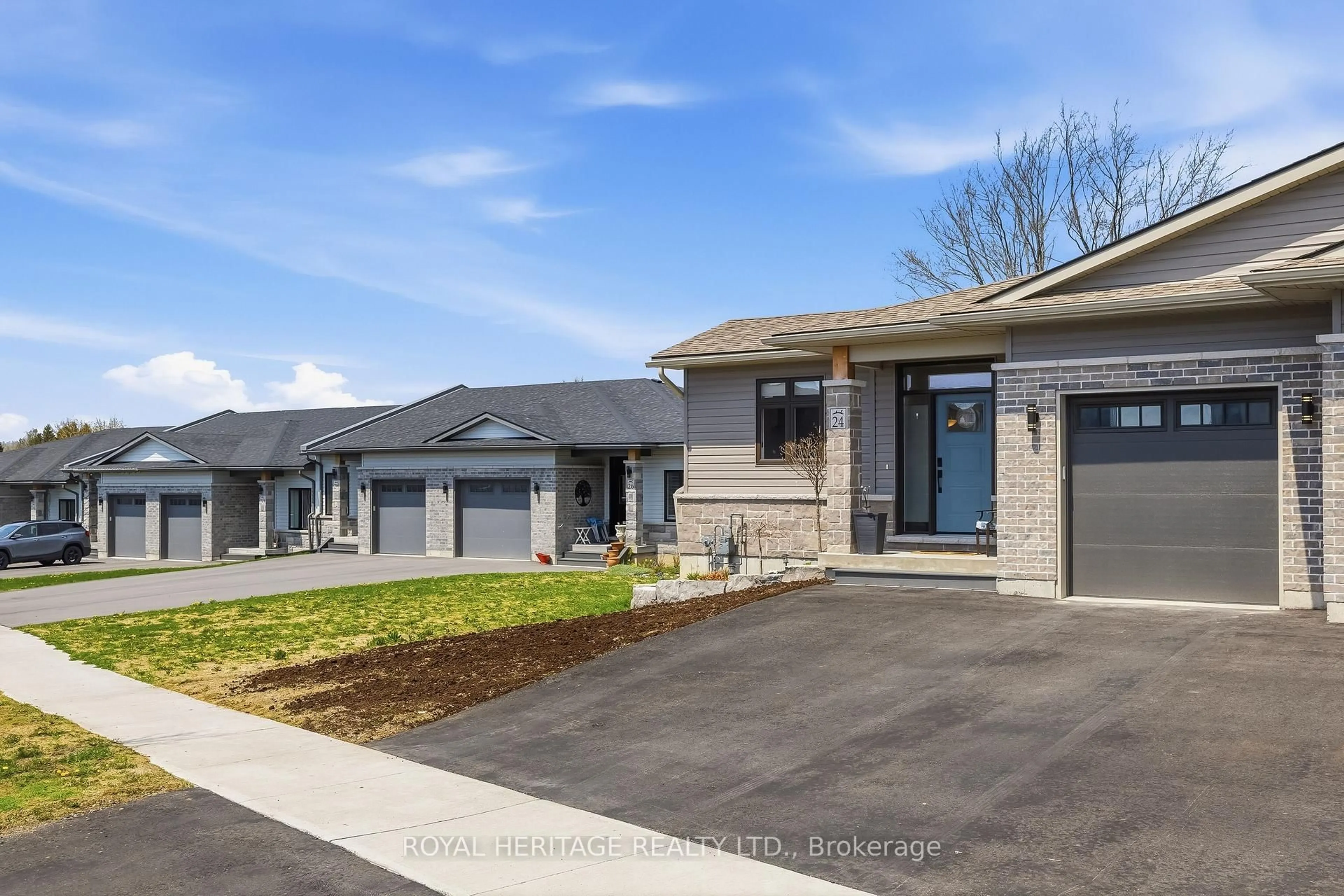 A pic from outside/outdoor area/front of a property/back of a property/a pic from drone, street for 24 Prairie Run Rd, Cramahe Ontario K0K 1S0