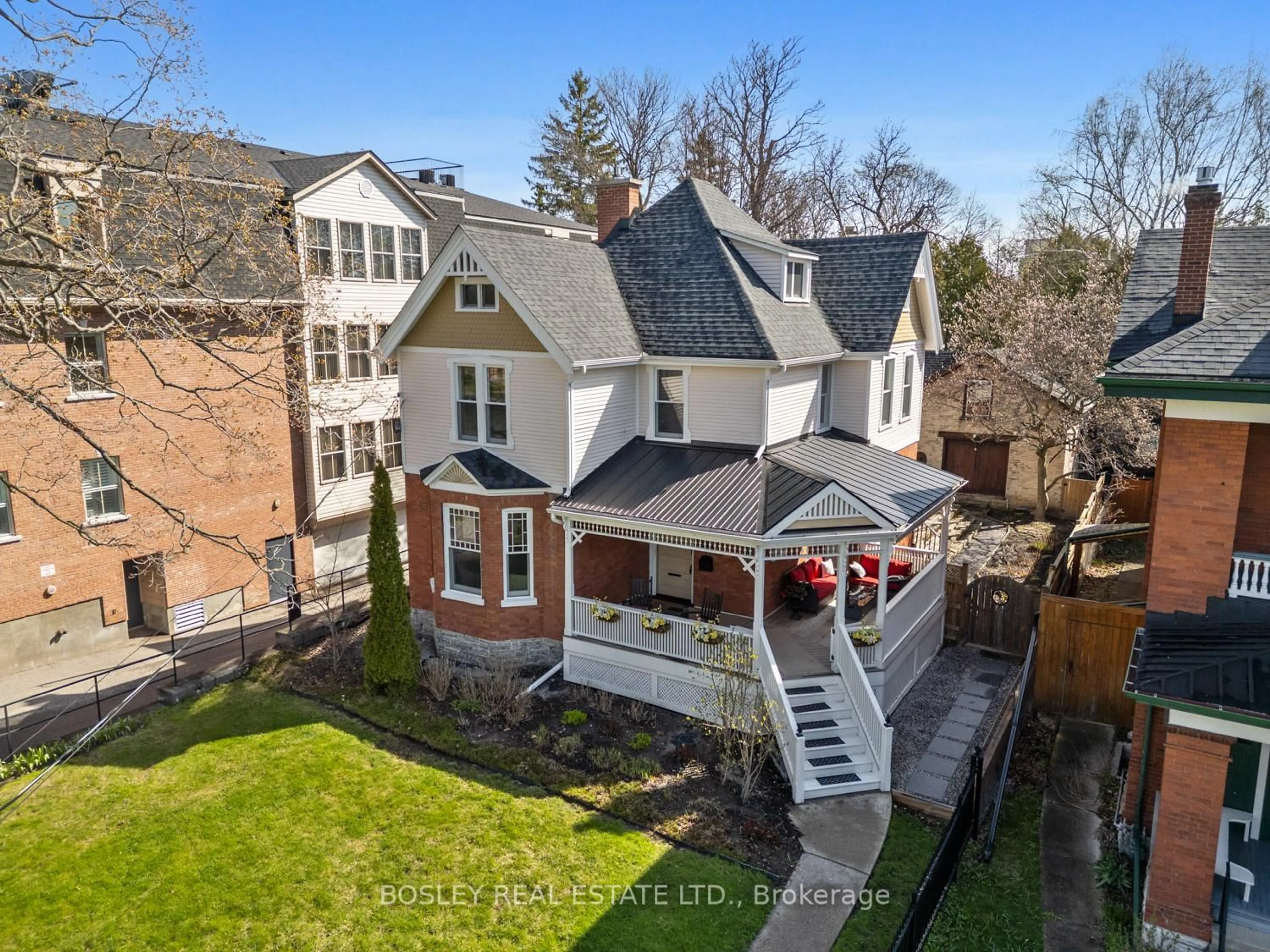 A pic from outside/outdoor area/front of a property/back of a property/a pic from drone, unknown for 216 Church St, Cobourg Ontario K9A 3V9