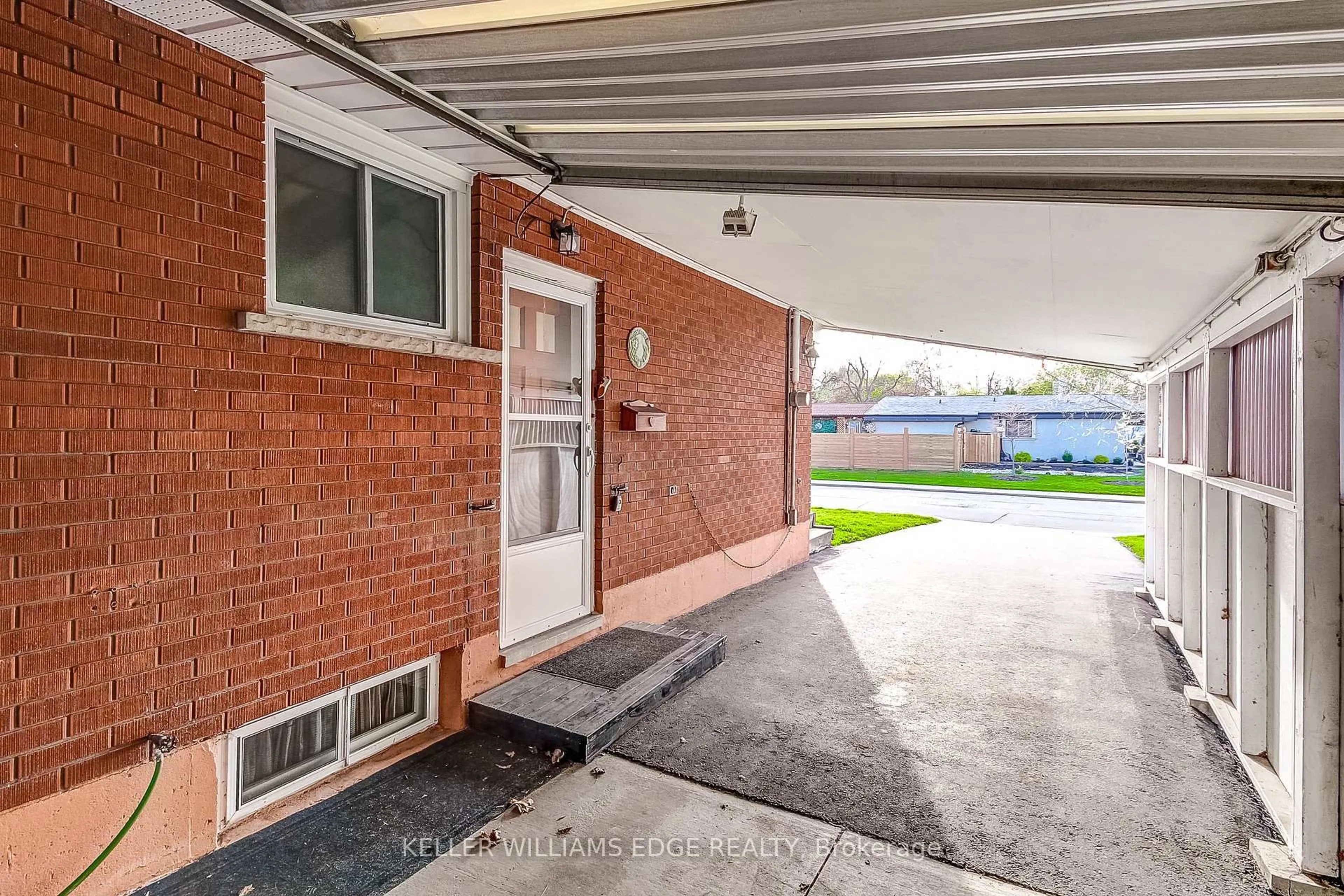 Unknown for 43 Lawfield Dr, Hamilton Ontario L8V 4C3