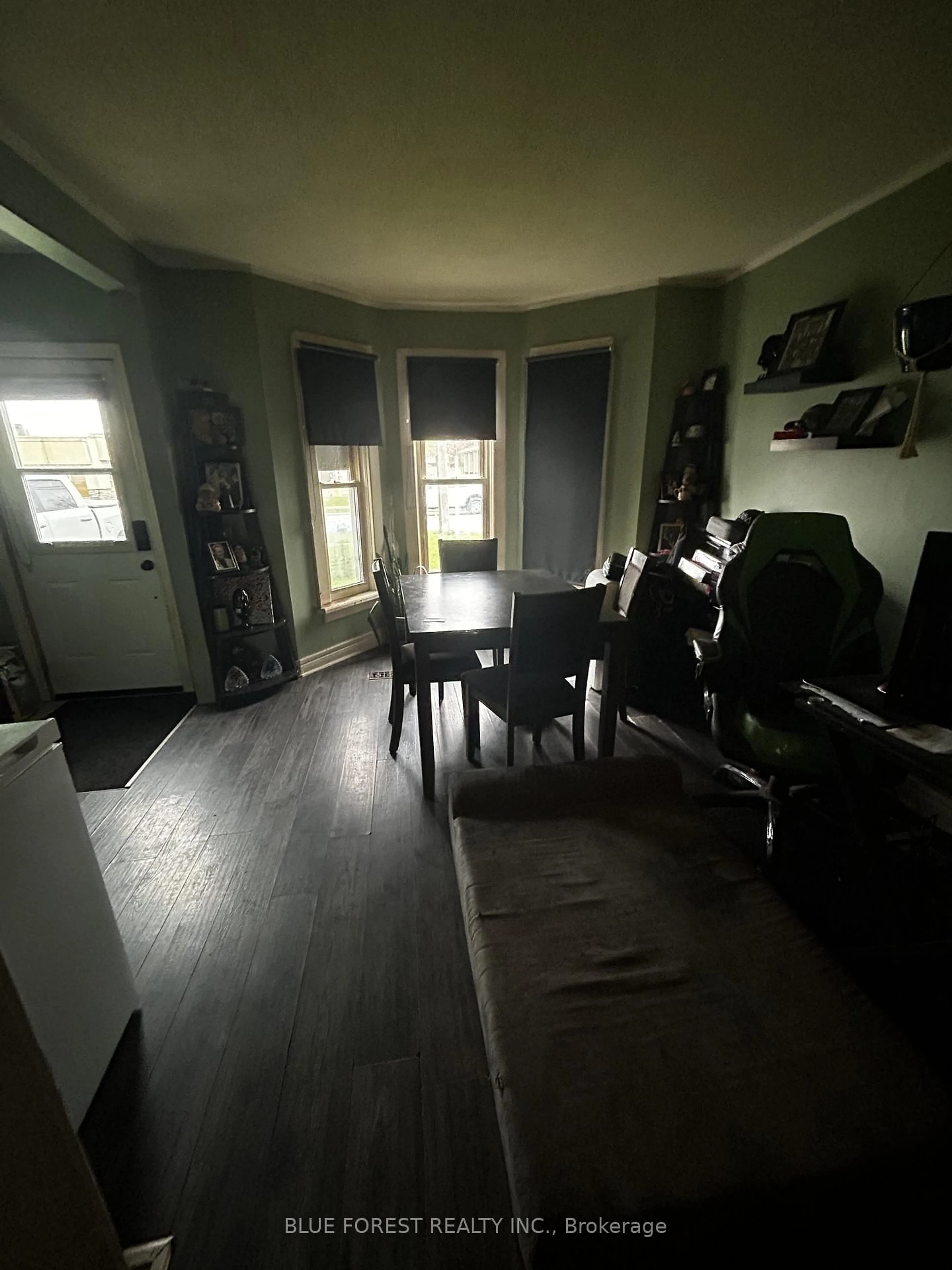 A pic of a room for 15 Alexandria Ave, St. Thomas Ontario N5P 3M7