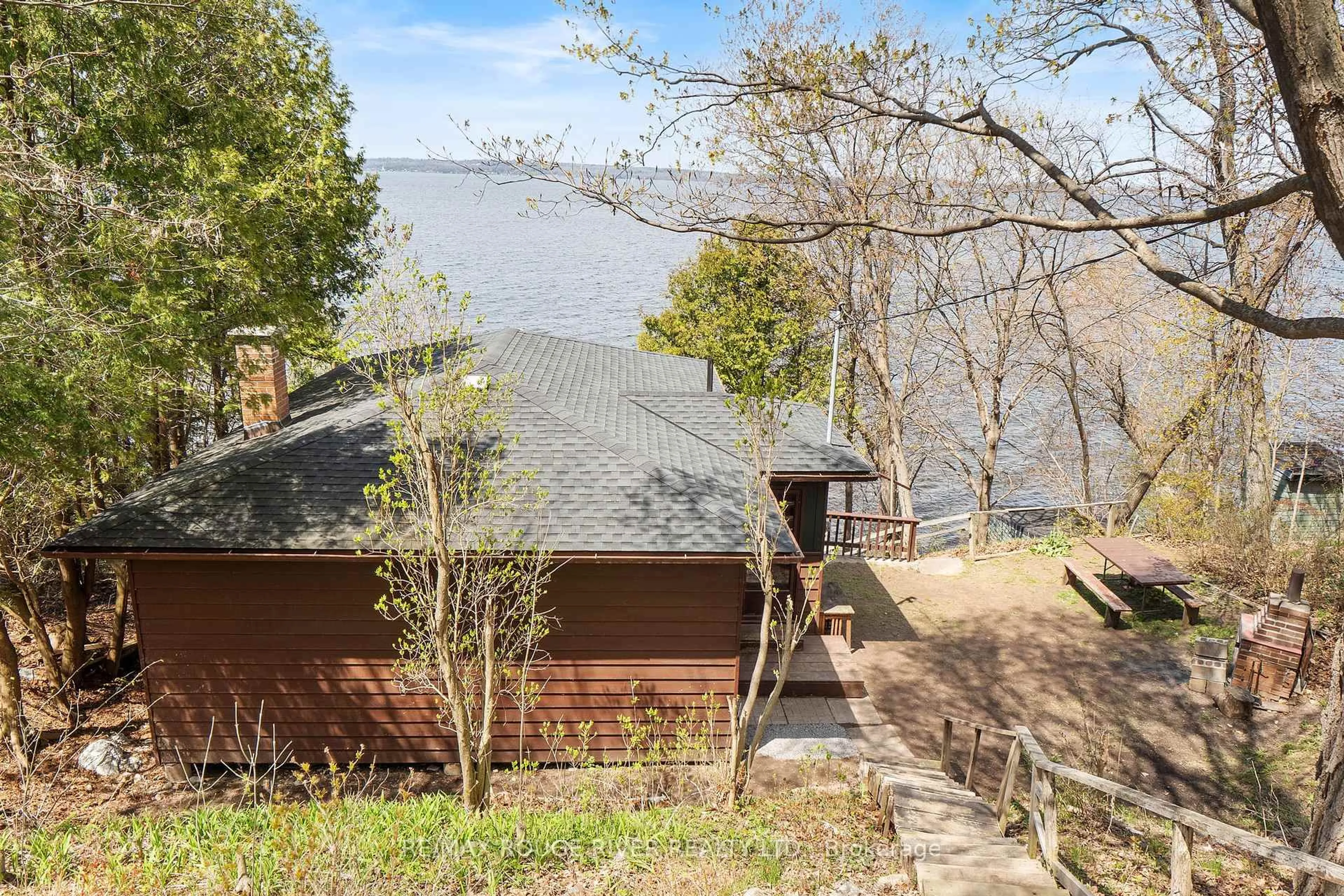 A pic from outside/outdoor area/front of a property/back of a property/a pic from drone, water/lake/river/ocean view for 7276 County Rd 18 Rd, Alnwick/Haldimand Ontario K0K 2X0