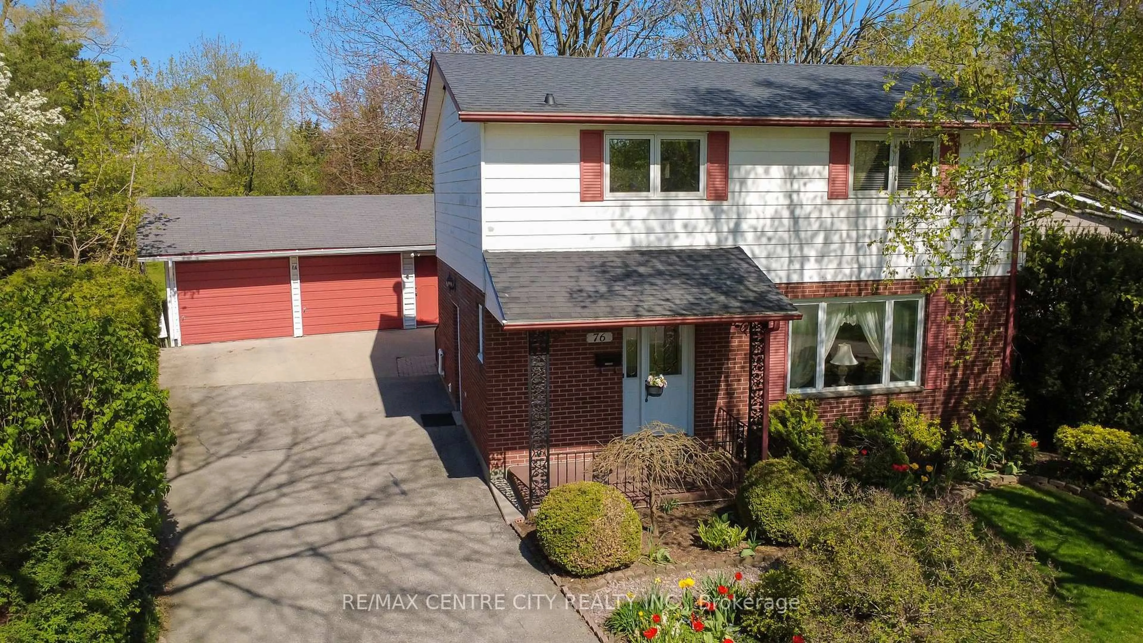 A pic from outside/outdoor area/front of a property/back of a property/a pic from drone, street for 76 Antrim Cres, London South Ontario N6E 1G8