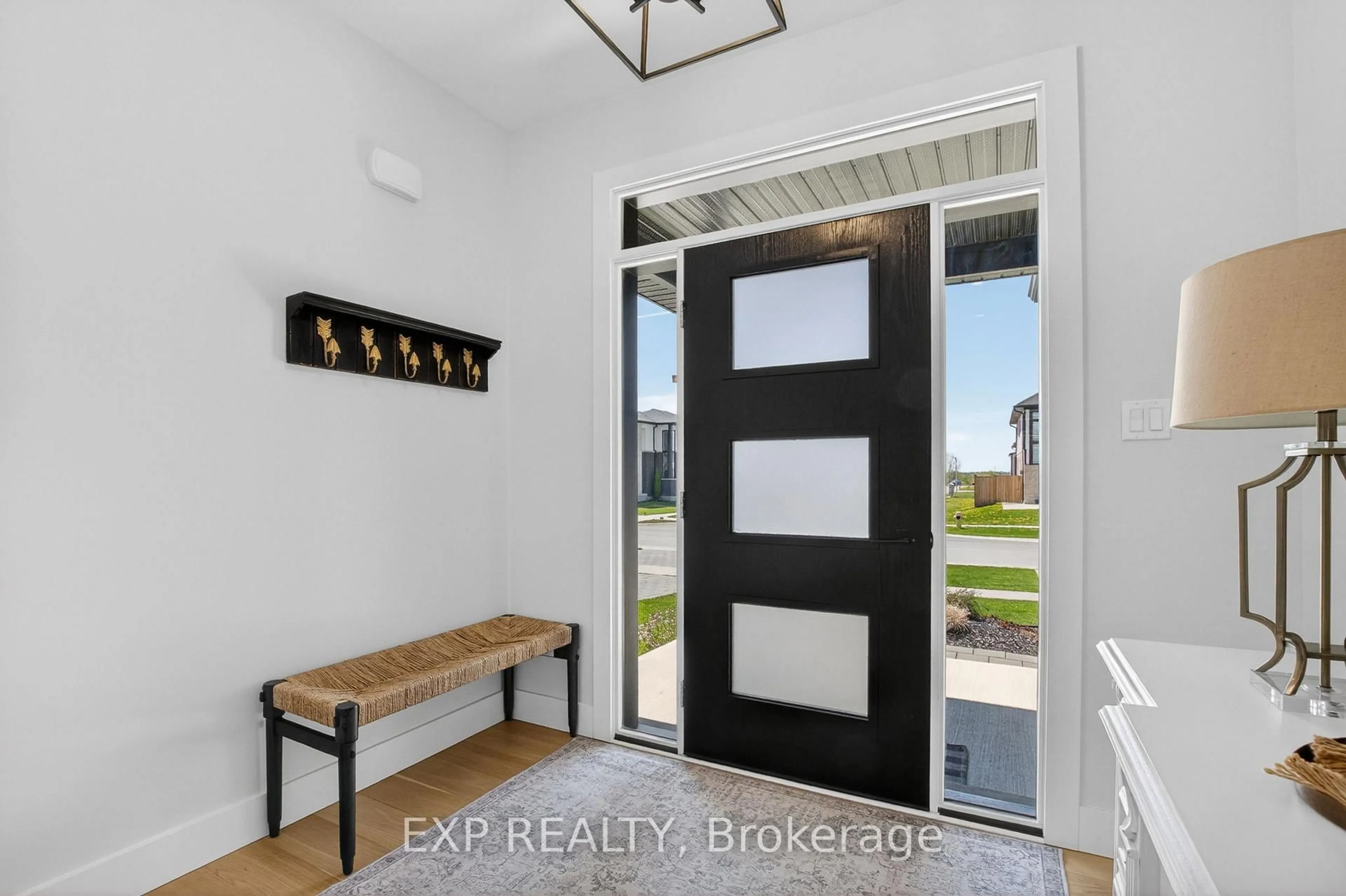 Indoor entryway for 188 Crestview Dr, Middlesex Centre Ontario N0L 1R0