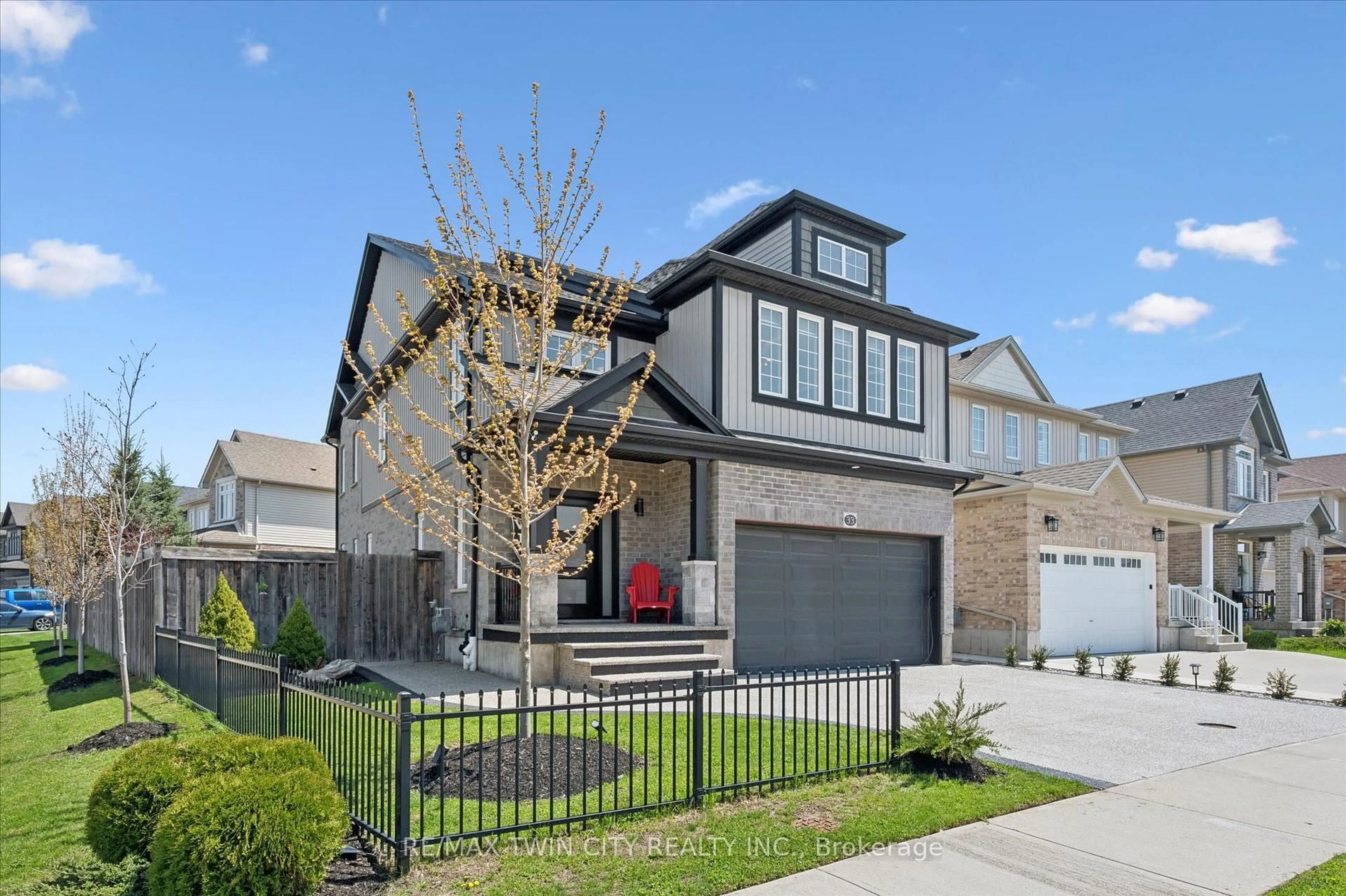Unknown for 33 Mistywood St, Kitchener Ontario N2P 2N1