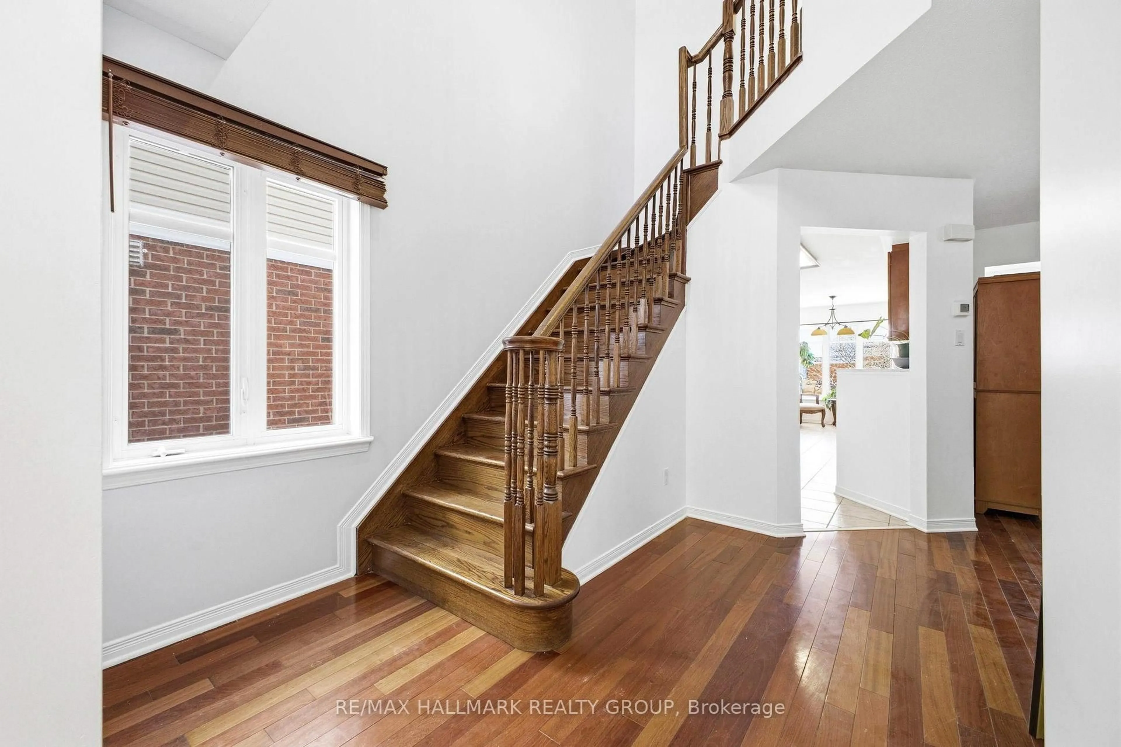 Unknown for 759 Everton Way, Ottawa Ontario K1V 1Y7