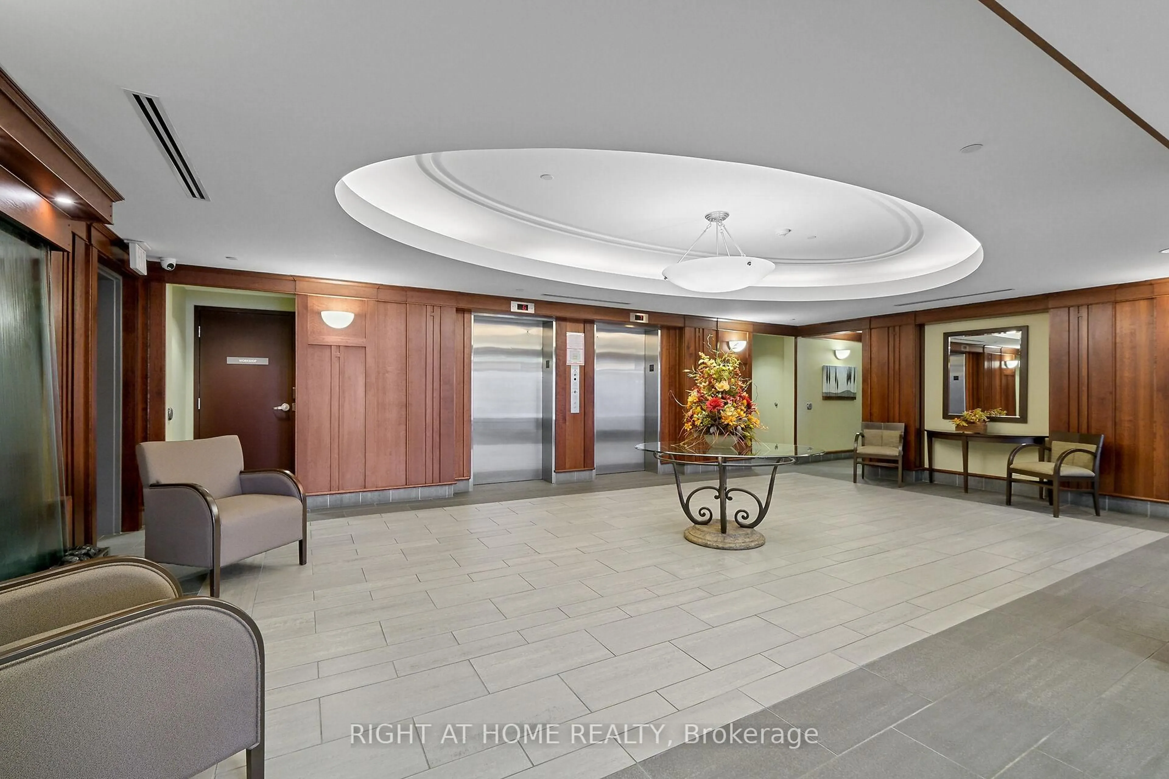 Lobby for 136 Darlington Private #307, Ottawa Ontario K1V 0X6