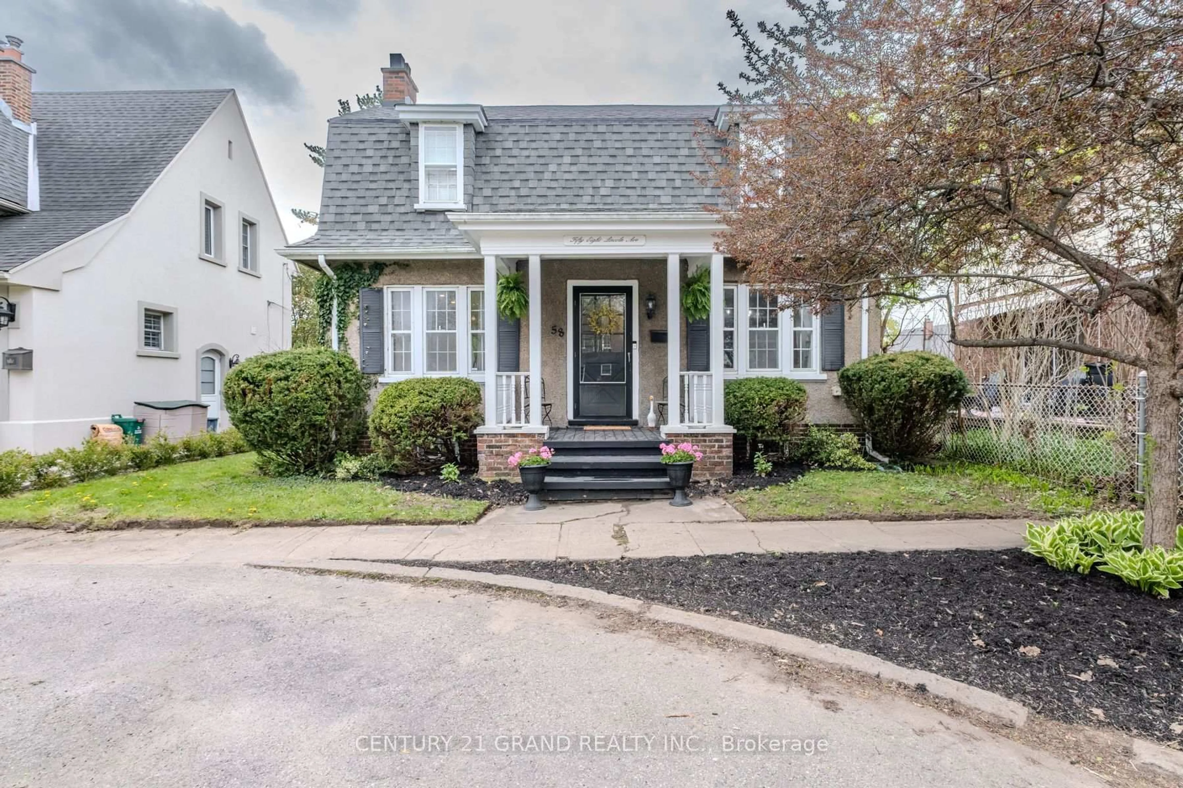 Home with brick exterior material, street for 58 Lincoln Ave, Brantford Ontario N3T 4S7