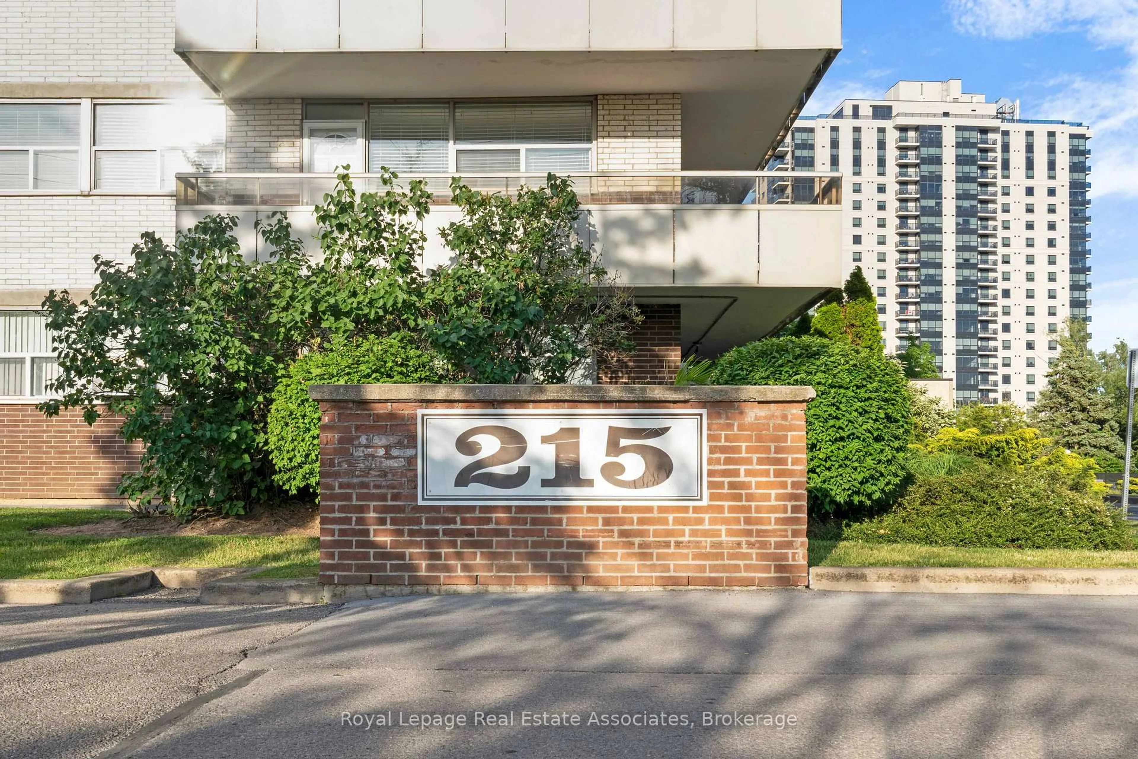 Unknown for 215 Glenridge Ave #1204, St. Catharines Ontario L2T 3J7