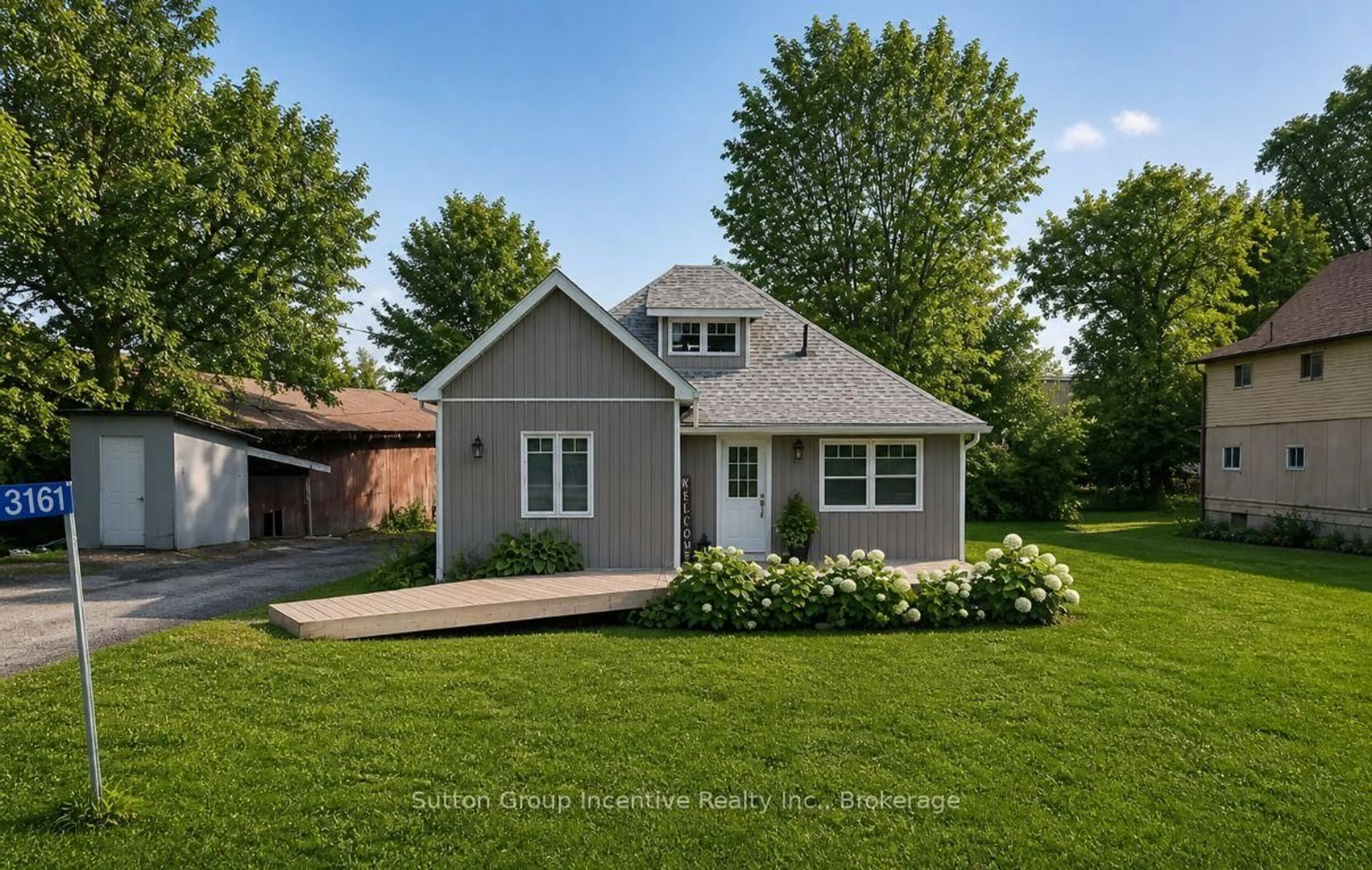 Home with vinyl exterior material, street for 3161 MUSKOKA RD 169, Muskoka Lakes Ontario P0C 1A0