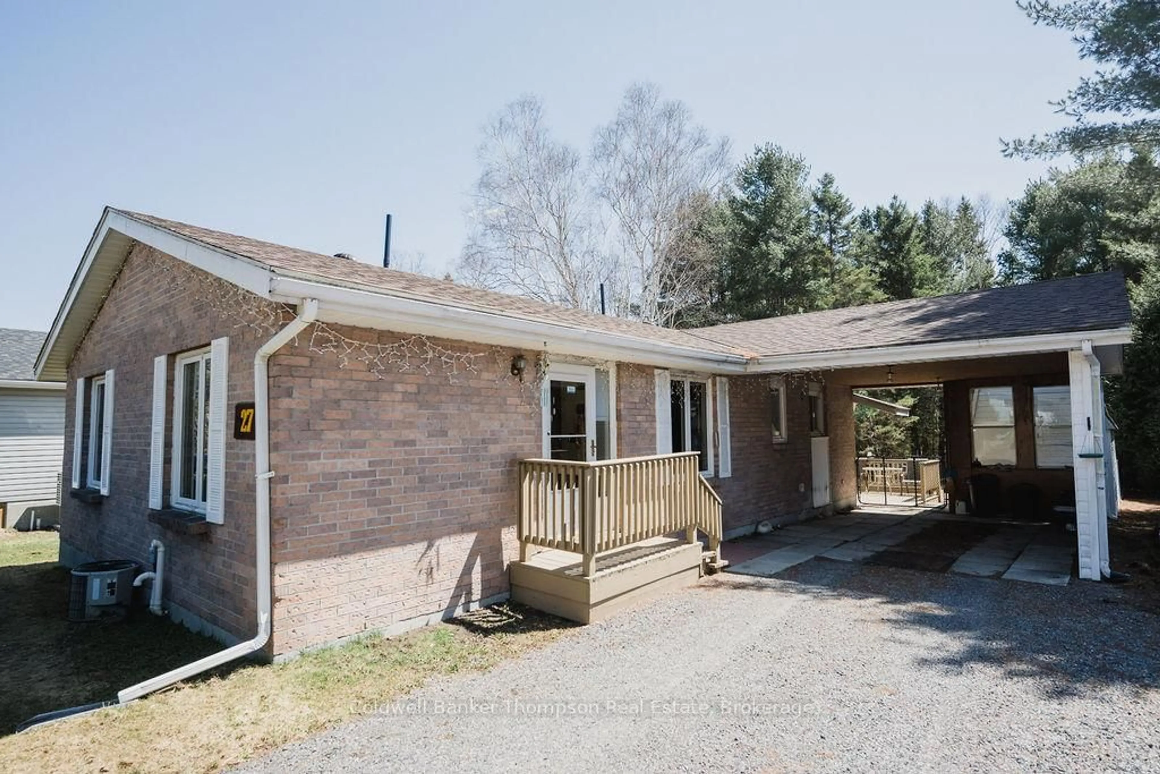 Unknown for 27 Queen St, Sundridge Ontario P0A 1Z0