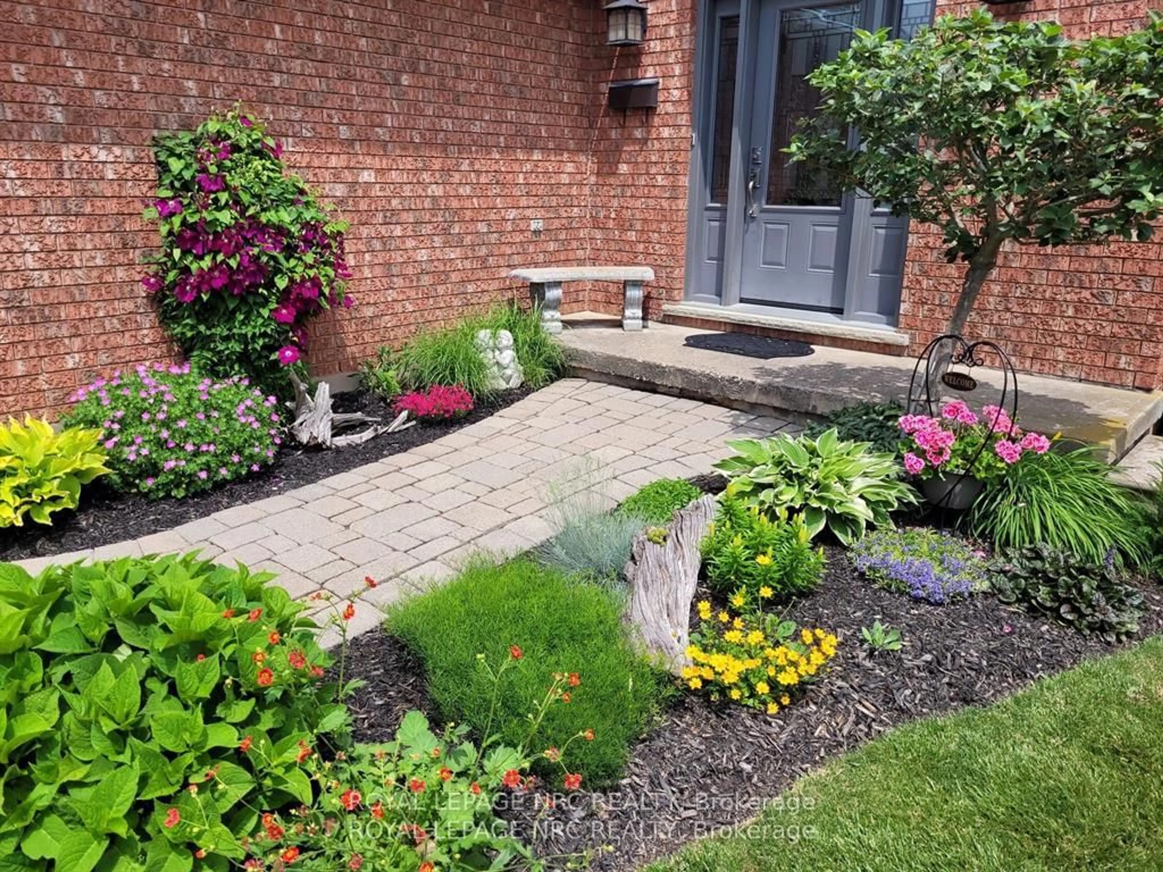 Patio, street for 4393 Tamarac Ave, Lincoln Ontario L0R 1B8