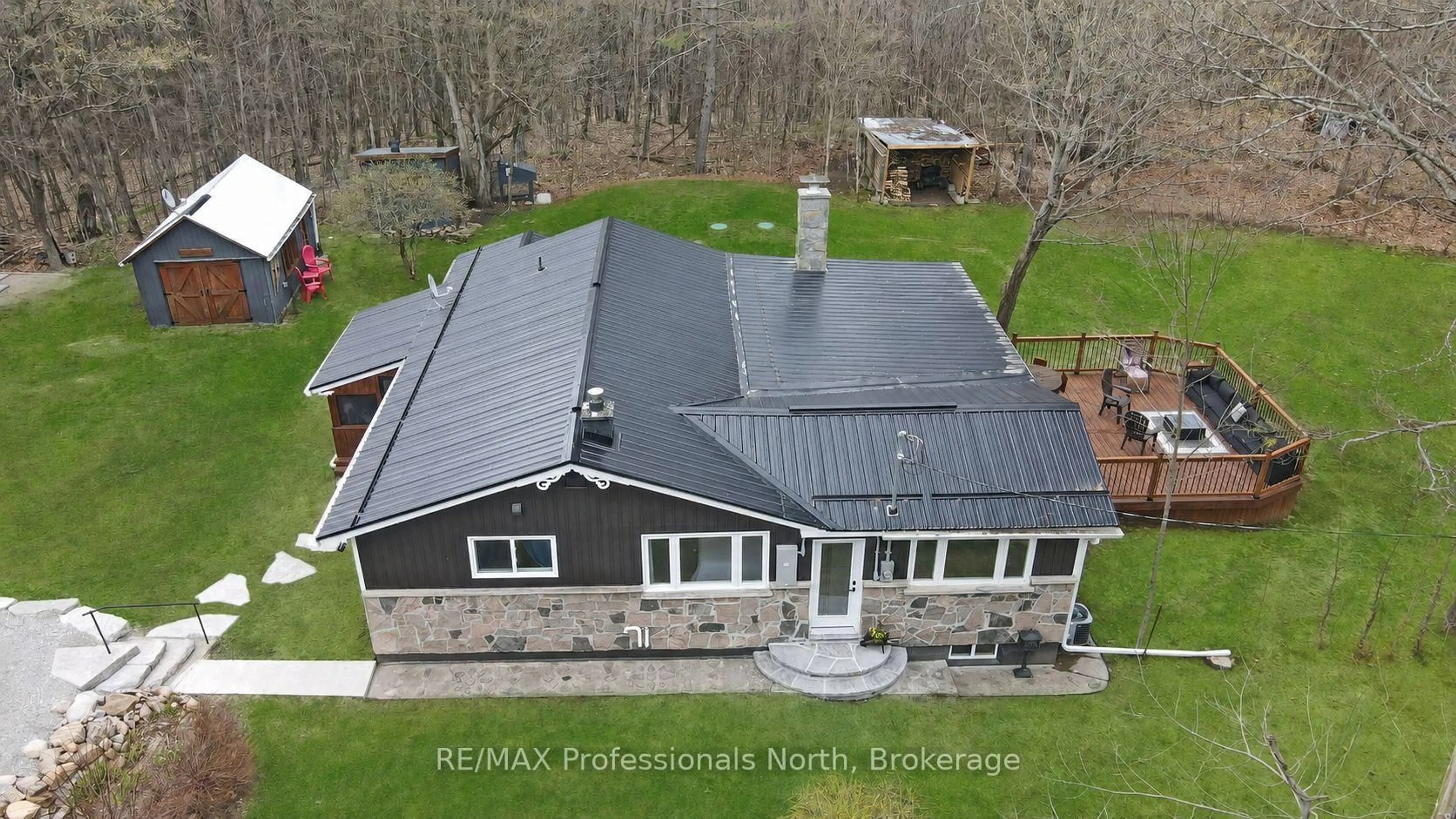 A pic from outside/outdoor area/front of a property/back of a property/a pic from drone, building for 1392 Old Donald Rd, Dysart et al Ontario K0M 1S0