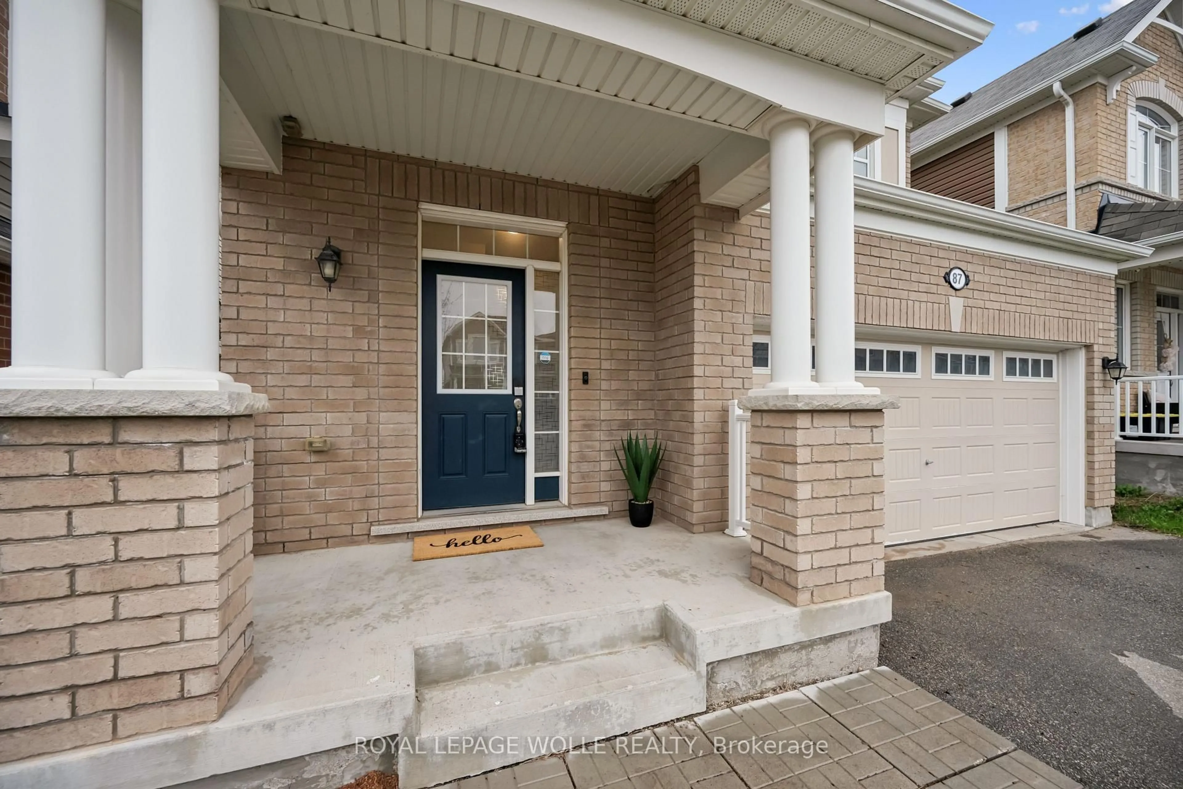 Indoor entryway for 87 Ridge Rd, Cambridge Ontario N3E 0C6